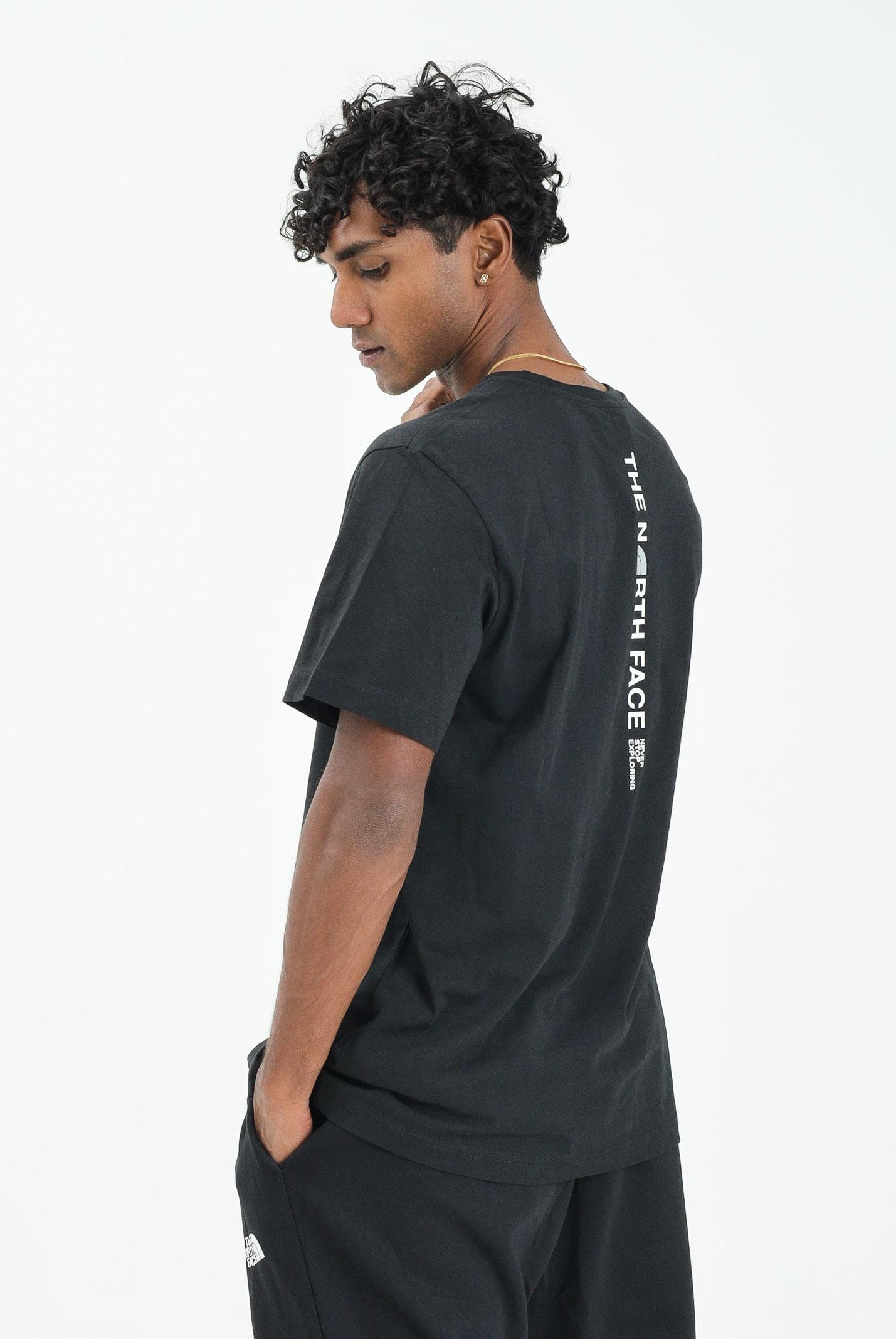 THE NORTH FACE T-shirt a manica corta Vertical Logo nera da uomo NF0A8EE7JK31 THE NORTH FACE