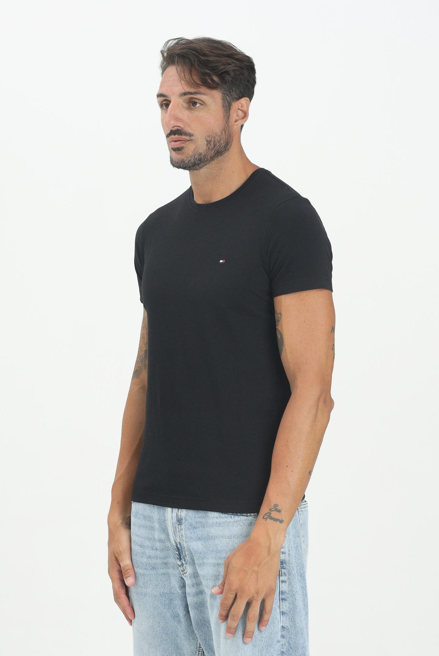 TOMMY HILFIGER T-shirt a manica corta TH Flex nera da uomo MW0MW27539BDS . TOMMY HILFIGER