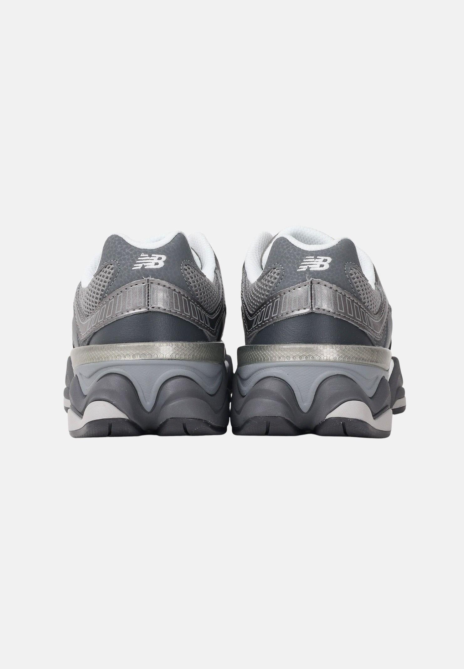 NEW BALANCE Sneakers 9060 Lace grigie per uomo e donna G90603BN . NEW BALANCE