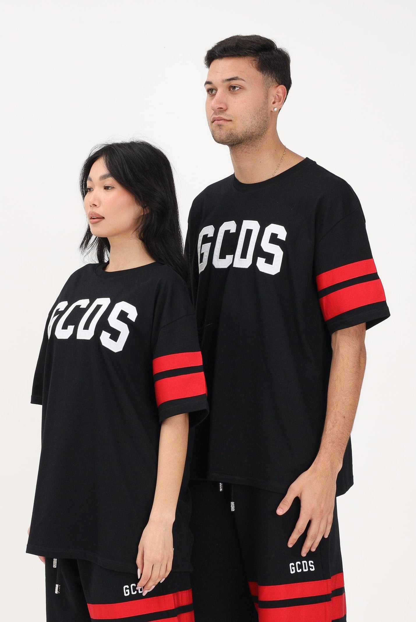GCDS T-shirt a manica corta nera per uomo e donna con logo Z0MLQC106J101 999R GCDS