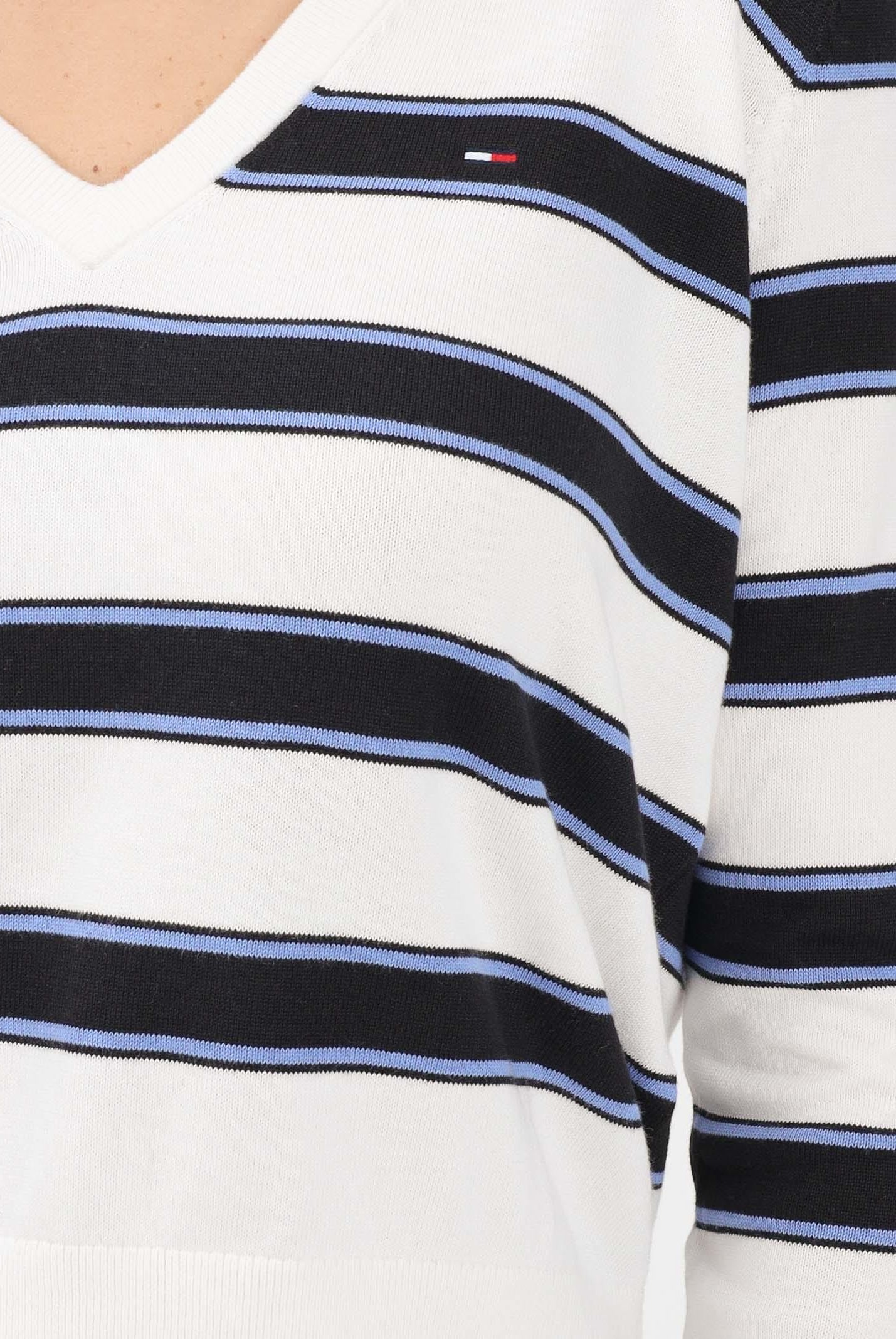 TOMMY JEANS Maglioncino bianco e blu da donna con motivo a righe DW0DW19888 0AP TOMMY JEANS