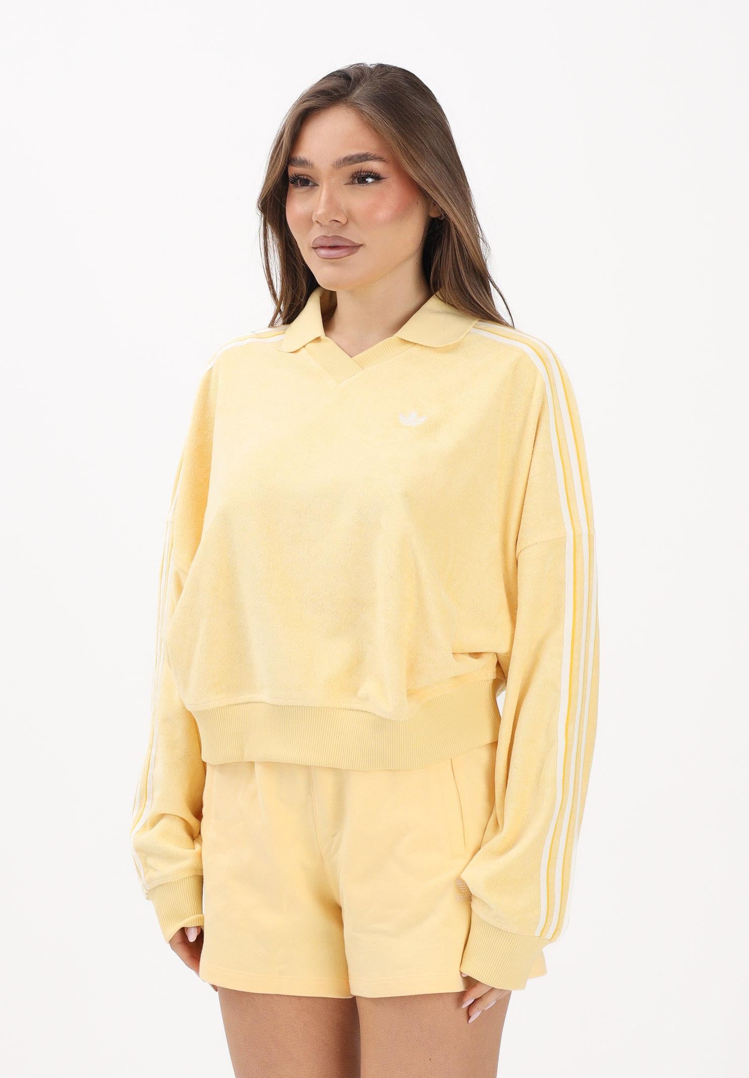 ADIDAS ORIGINALS Felpa stile polo in spugna gialla da donna KD1399 . ADIDAS ORIGINALS