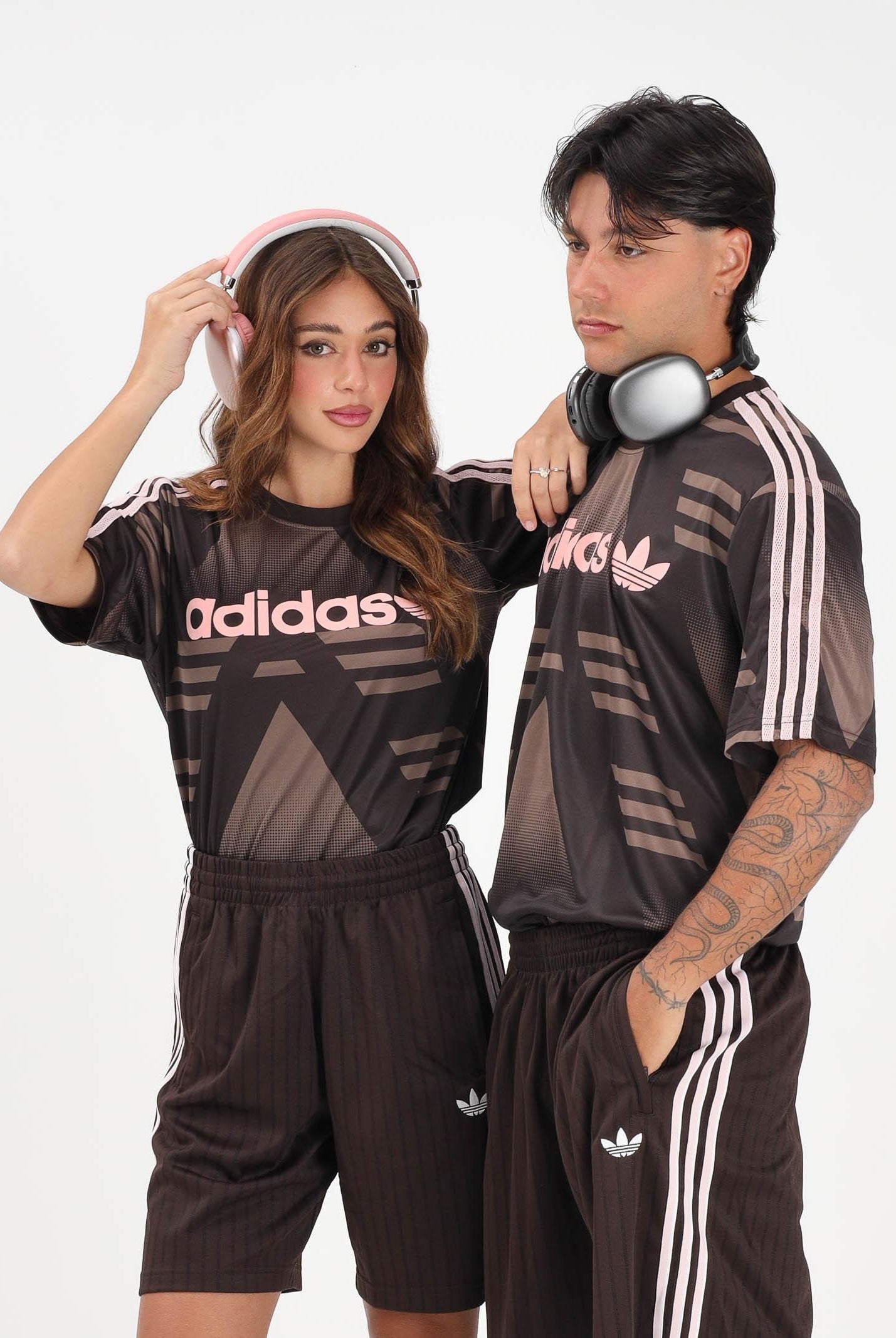 ADIDAS ORIGINALS T-shirt a manica corta LOOSE SPONSORED JERSEY marrone e rosa per uomo e donna KC6429 . ADIDAS ORIGINALS