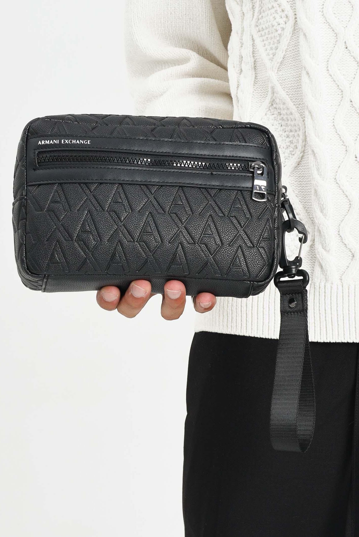 ARMANI EXCHANGE Pochette nera da uomo con logo monogram XM001272AF12133 UC001 ARMANI EXCHANGE