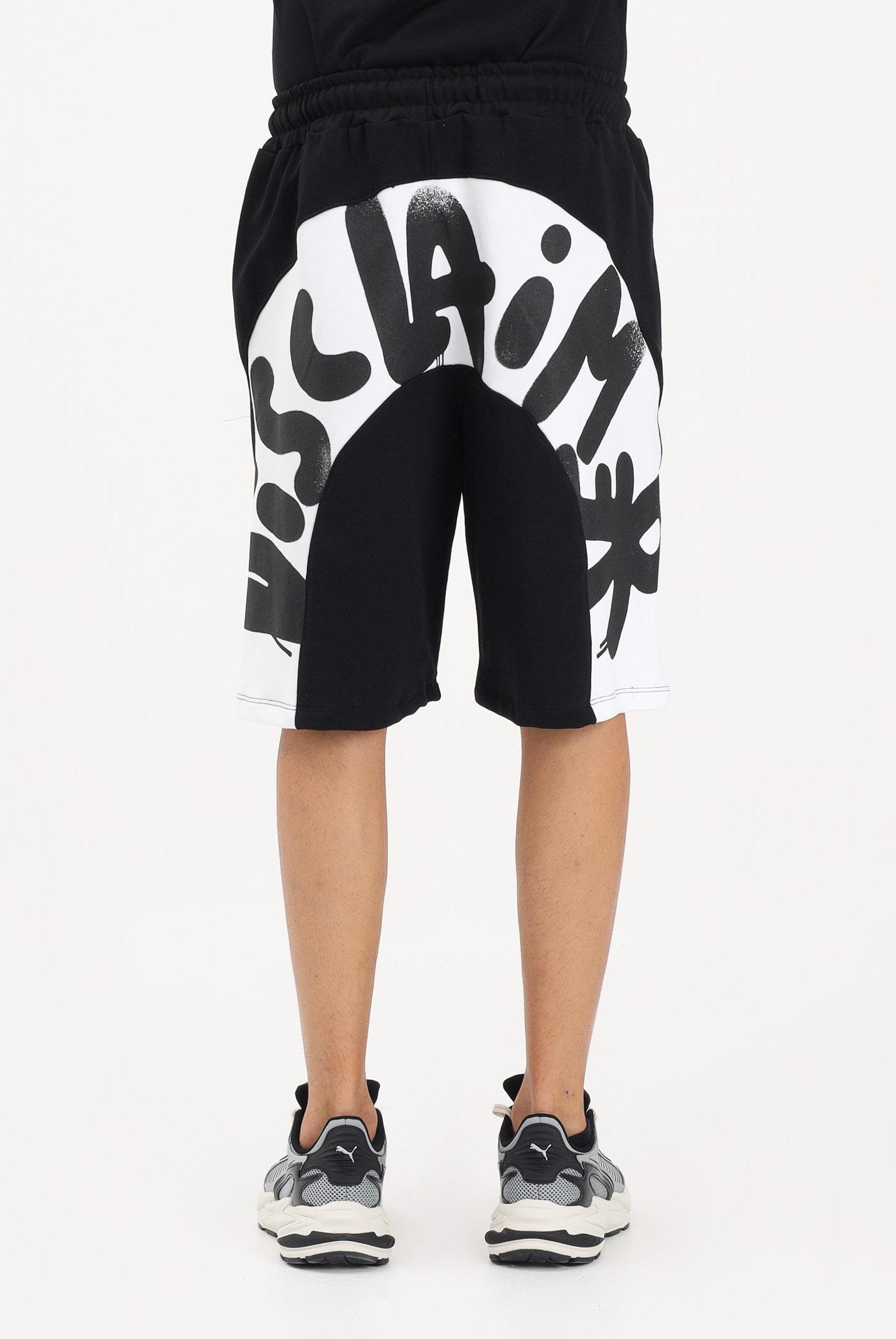 DISCLAIMER Shorts nero da uomo con stampa sul retro 26EDS55433 NEBI DISCLAIMER