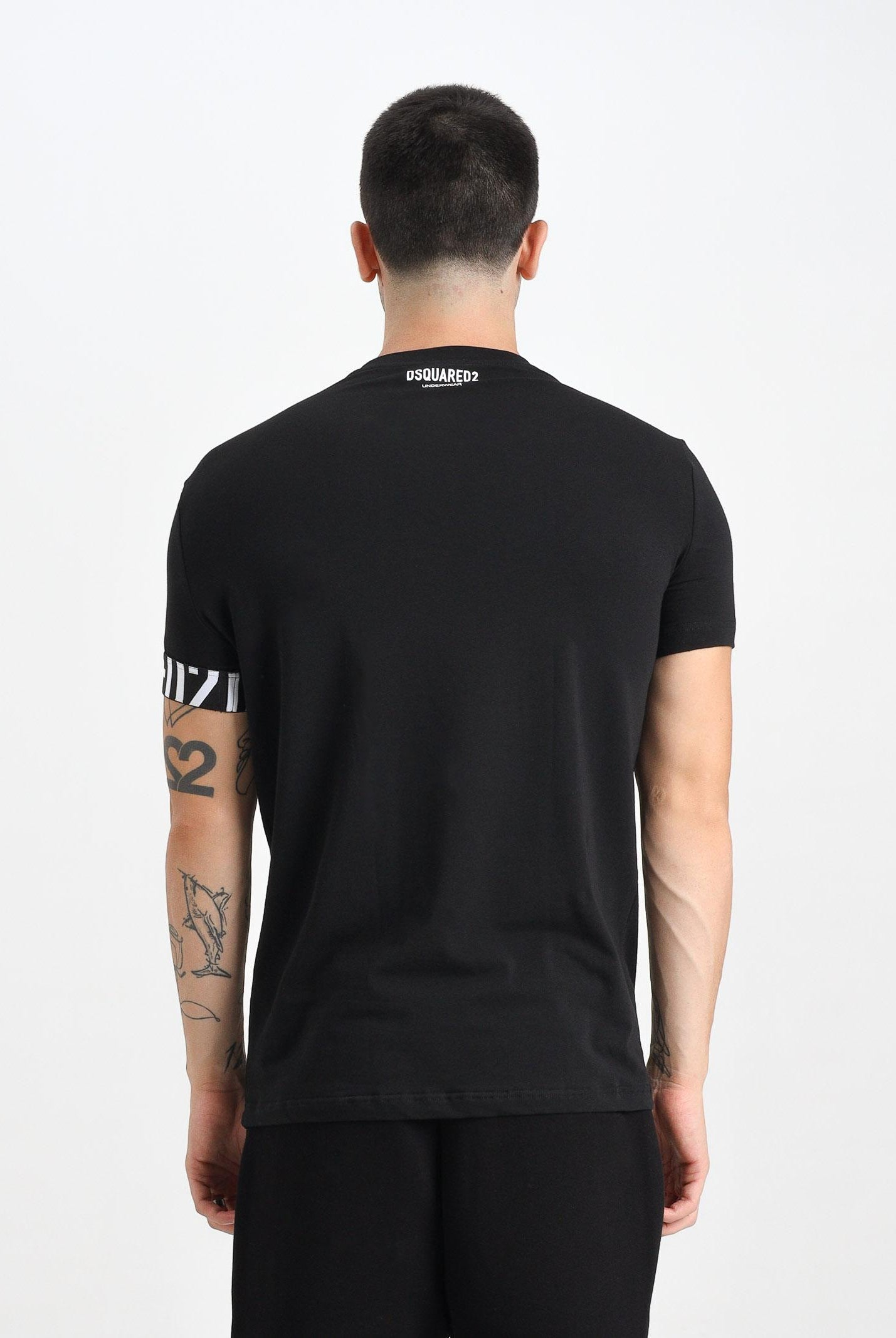 DSQUARED2 T-shirt a manica corta nera da uomo con logo sulla manica D9M3S5980 010 DSQUARED2