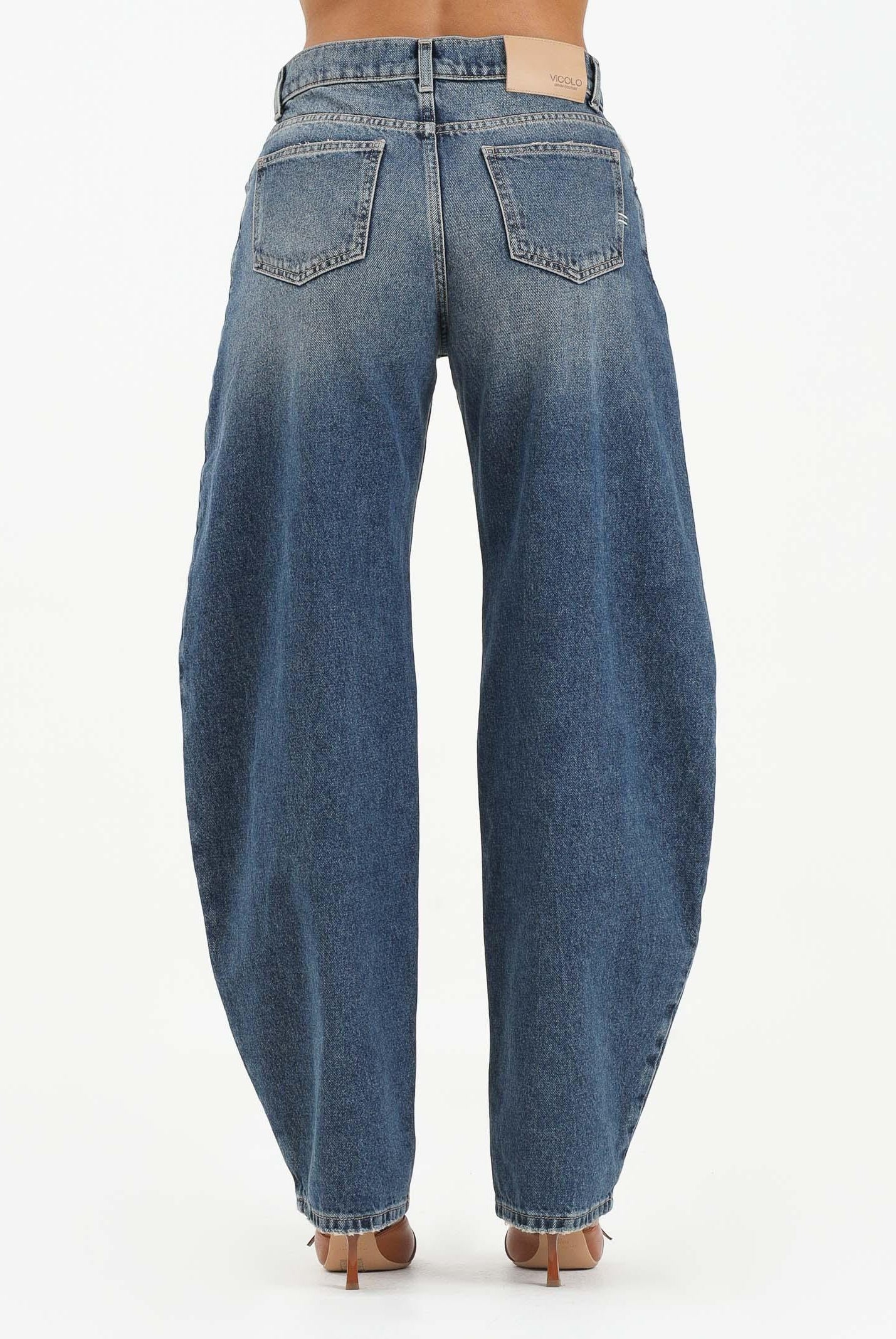 VICOLO Jeans ballon Denise in denim blu da donna con ciondolo DF5106 VU VICOLO