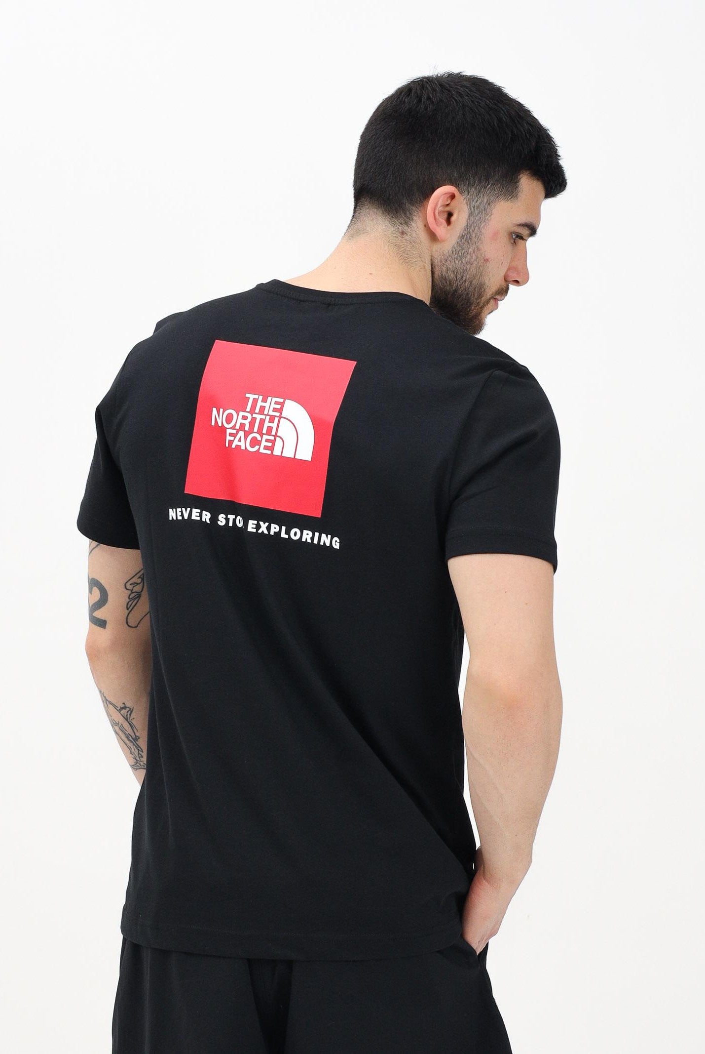 THE NORTH FACE T-shirt a manica corta NSE Reflective Box nera da uomo NF0A87NPJK31 . THE NORTH FACE