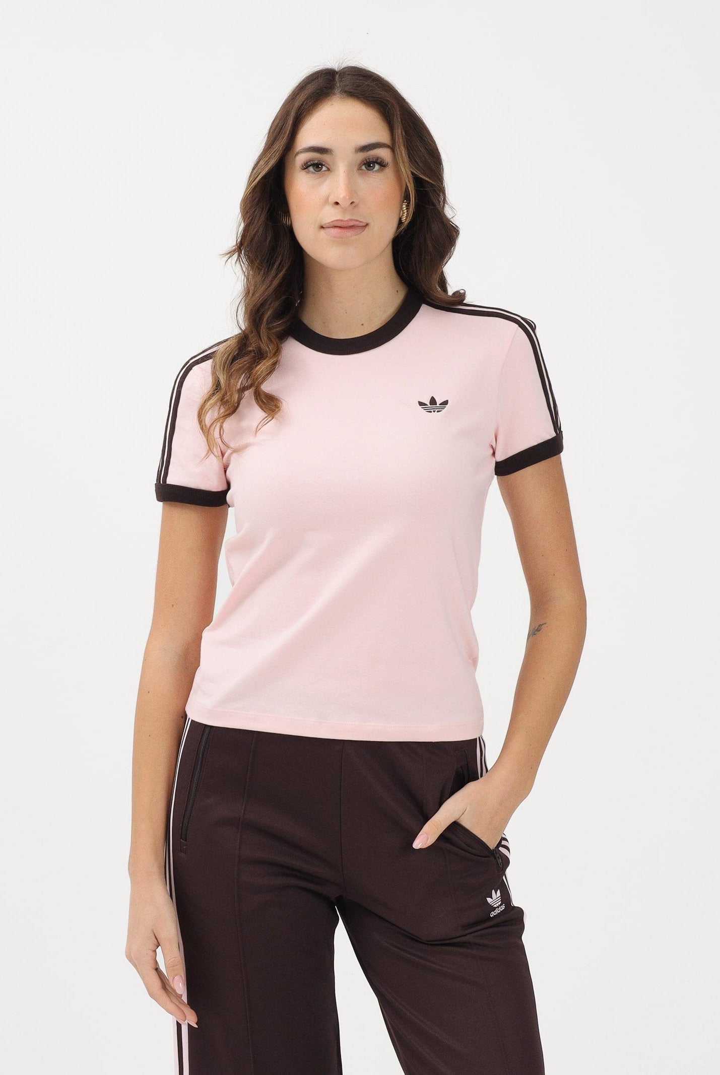 ADIDAS ORIGINALS T-shirt a manica corta 3 STRIPES SLIM rosa e marrone da donna KC9016 . ADIDAS ORIGINALS