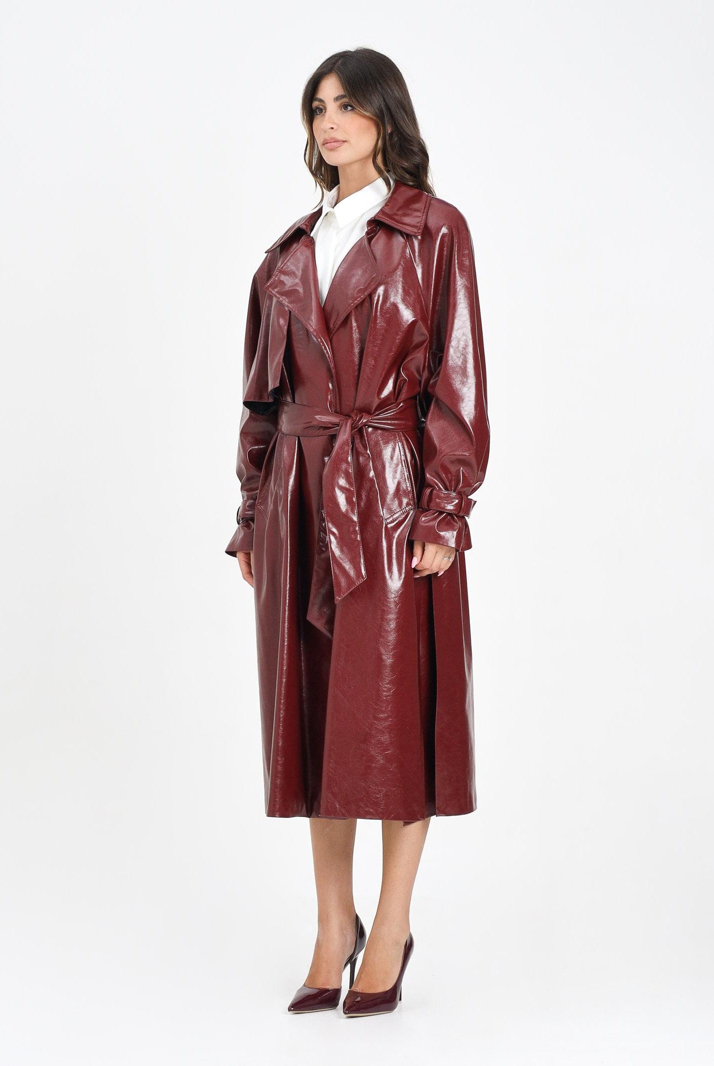 SIMONA CORSELLINI Trench effetto vinile in color bordeaux lucido da donna A25CPTH00101-C00026 V0752 SIMONA CORSELLINI