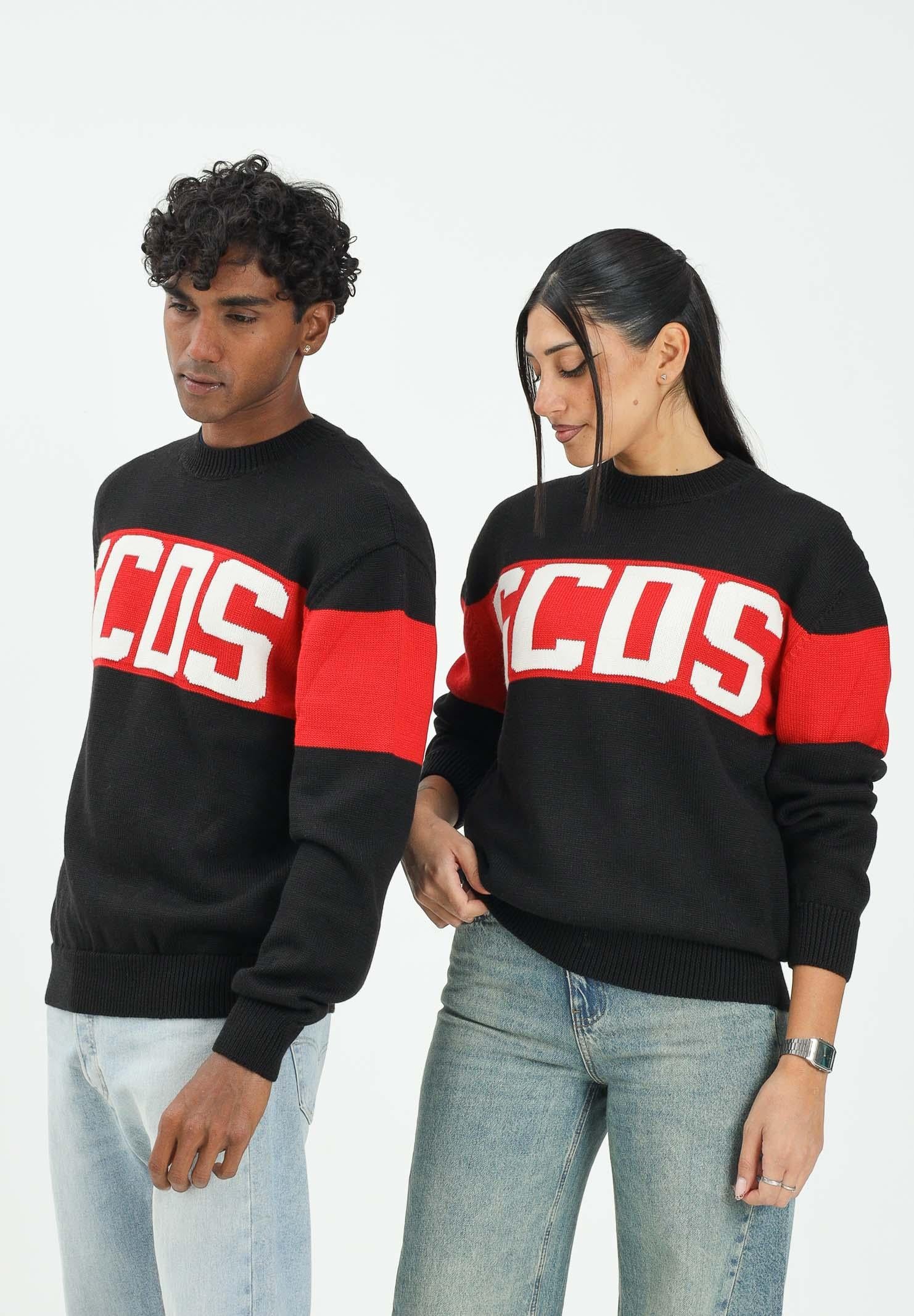 GCDS Maglioncino girocollo nero per uomo e donna impreziosito da banda a contrasto e logo B2CM1505KI4 99 GCDS