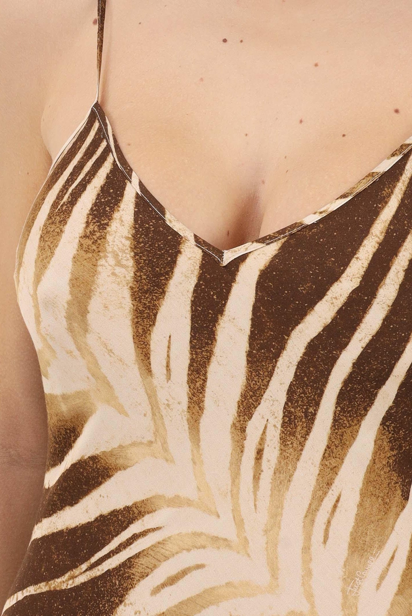 JUST CAVALLI Abito midi beige da donna con stampa di foglie stilizzate 80PAO925NS819 751 JUST CAVALLI