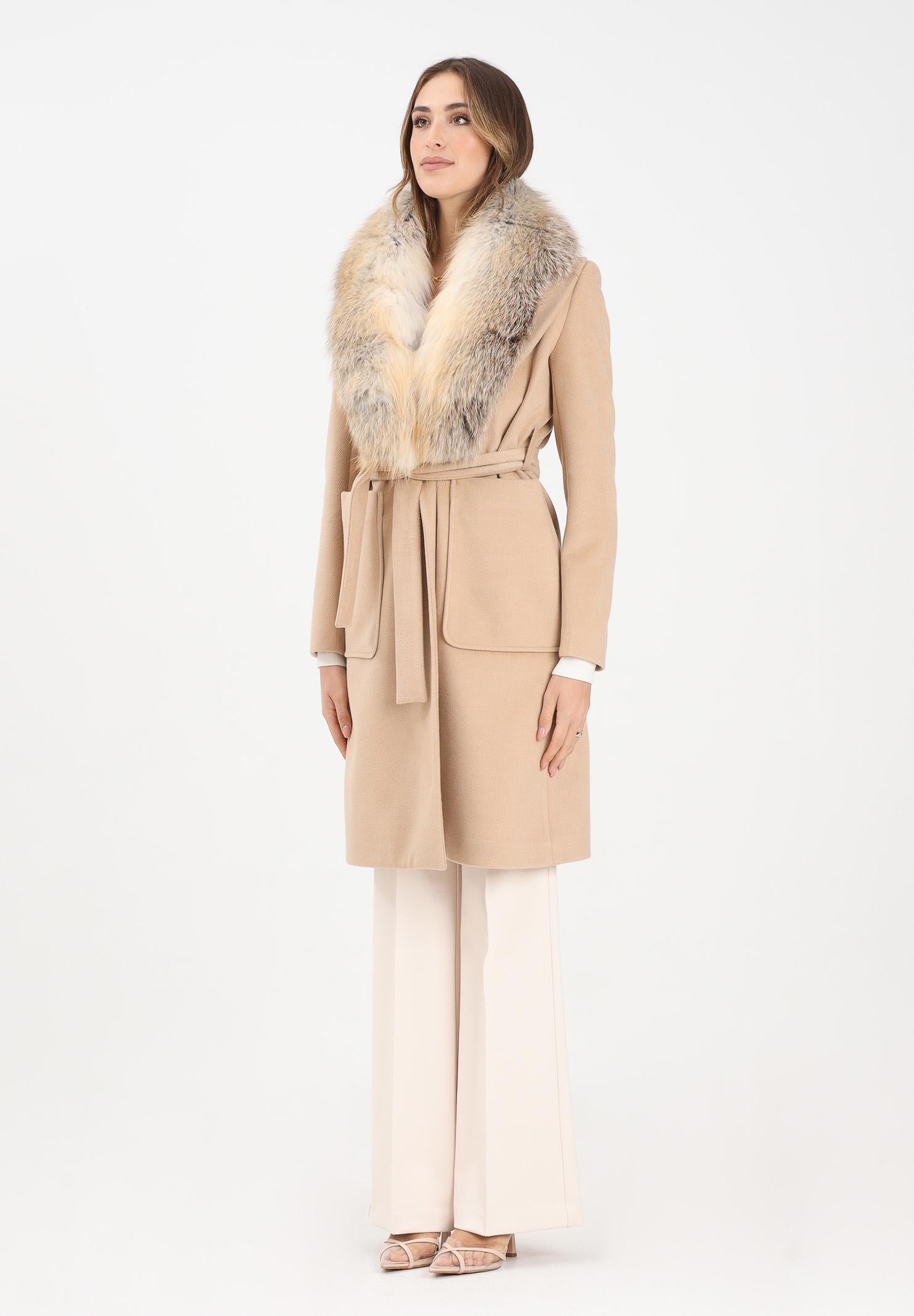 YES LONDON Cappotto beige da donna con dettagli in vera pelliccia CD1227 CA YES LONDON