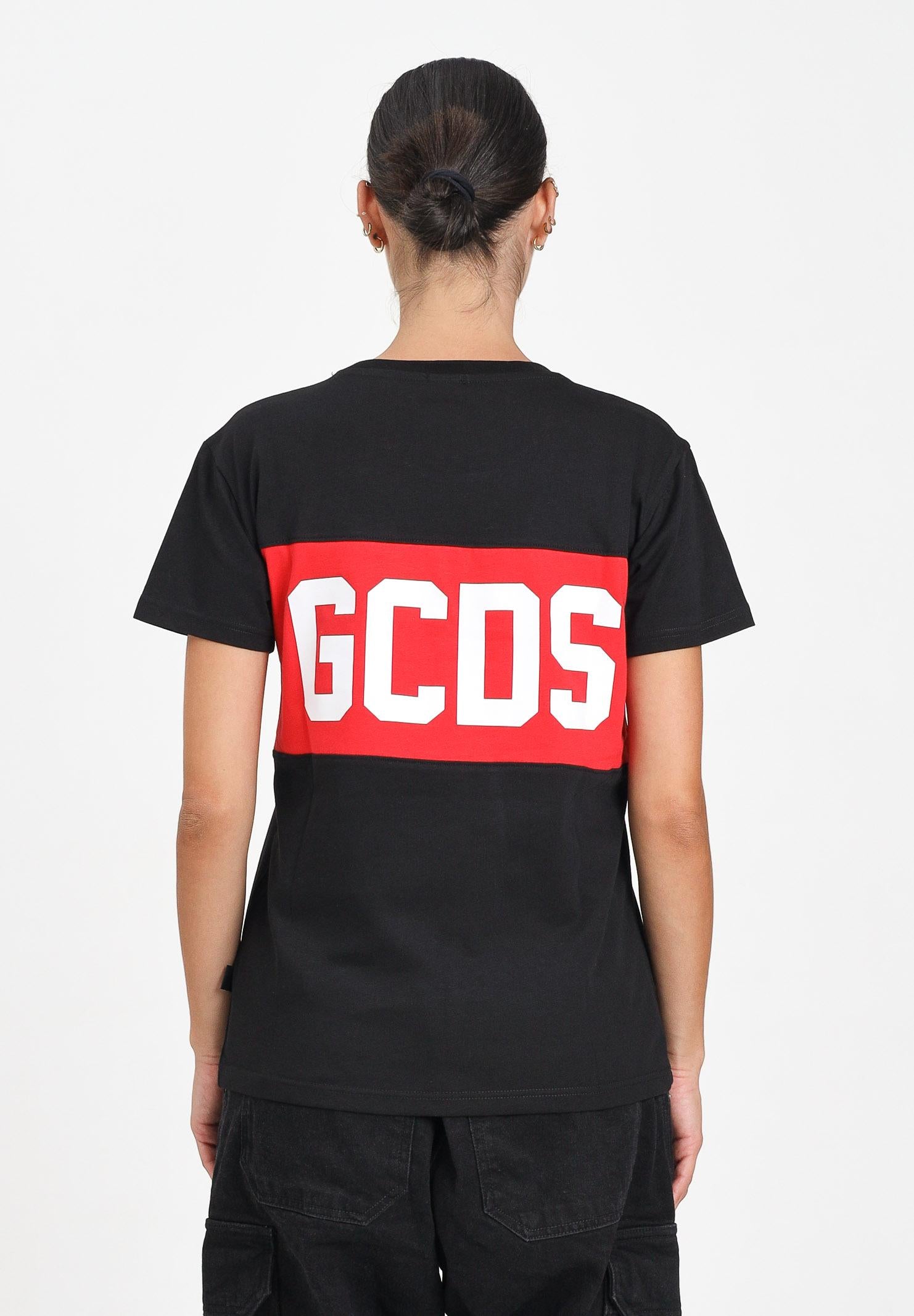 GCDS T-shirt a manica corta nera per donna, ragazzi e bambini con fascia rossa logata B2JU2329JF1 99 GCDS