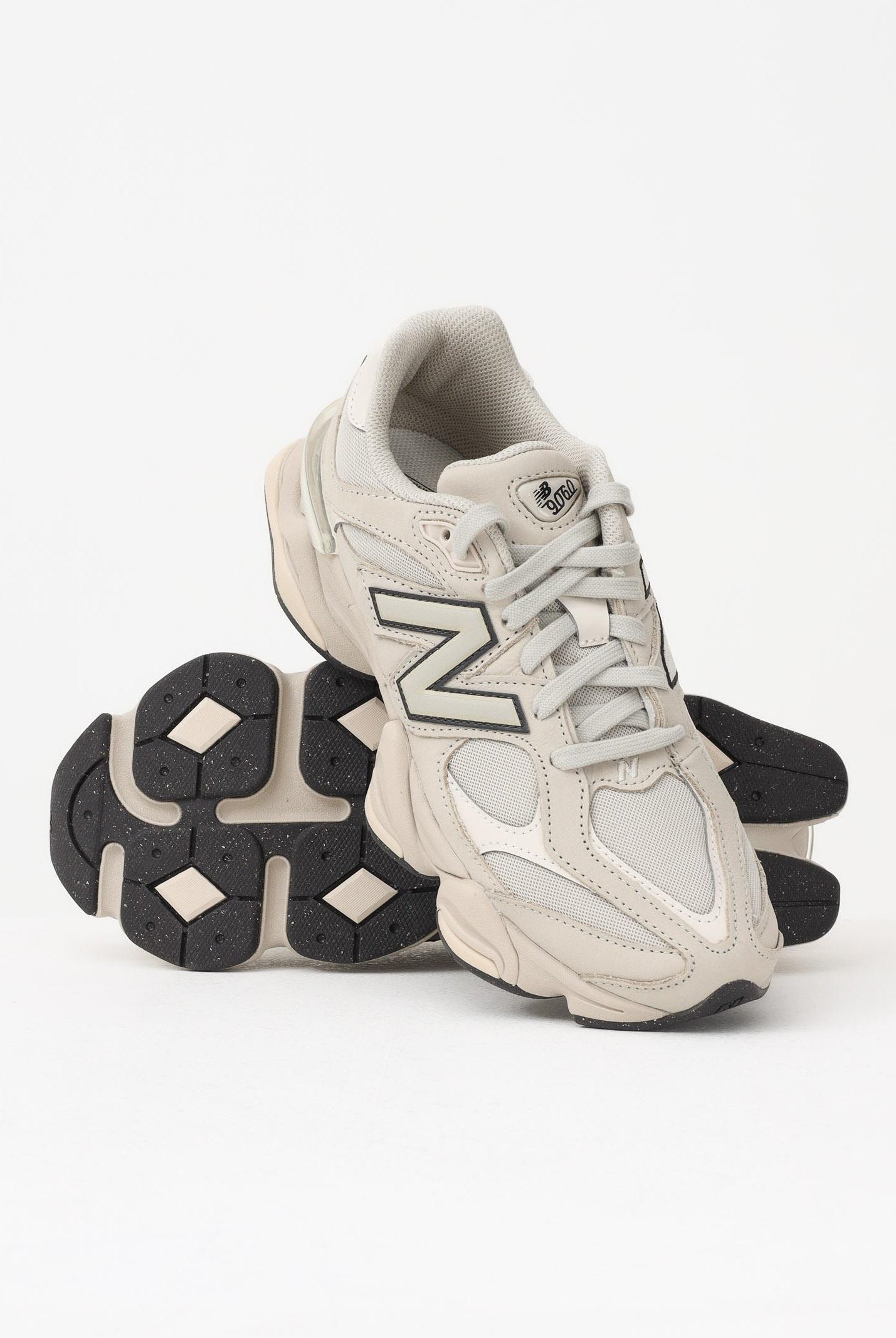 NEW BALANCE Sneakers 9060 beige per uomo e donna U906078T . NEW BALANCE