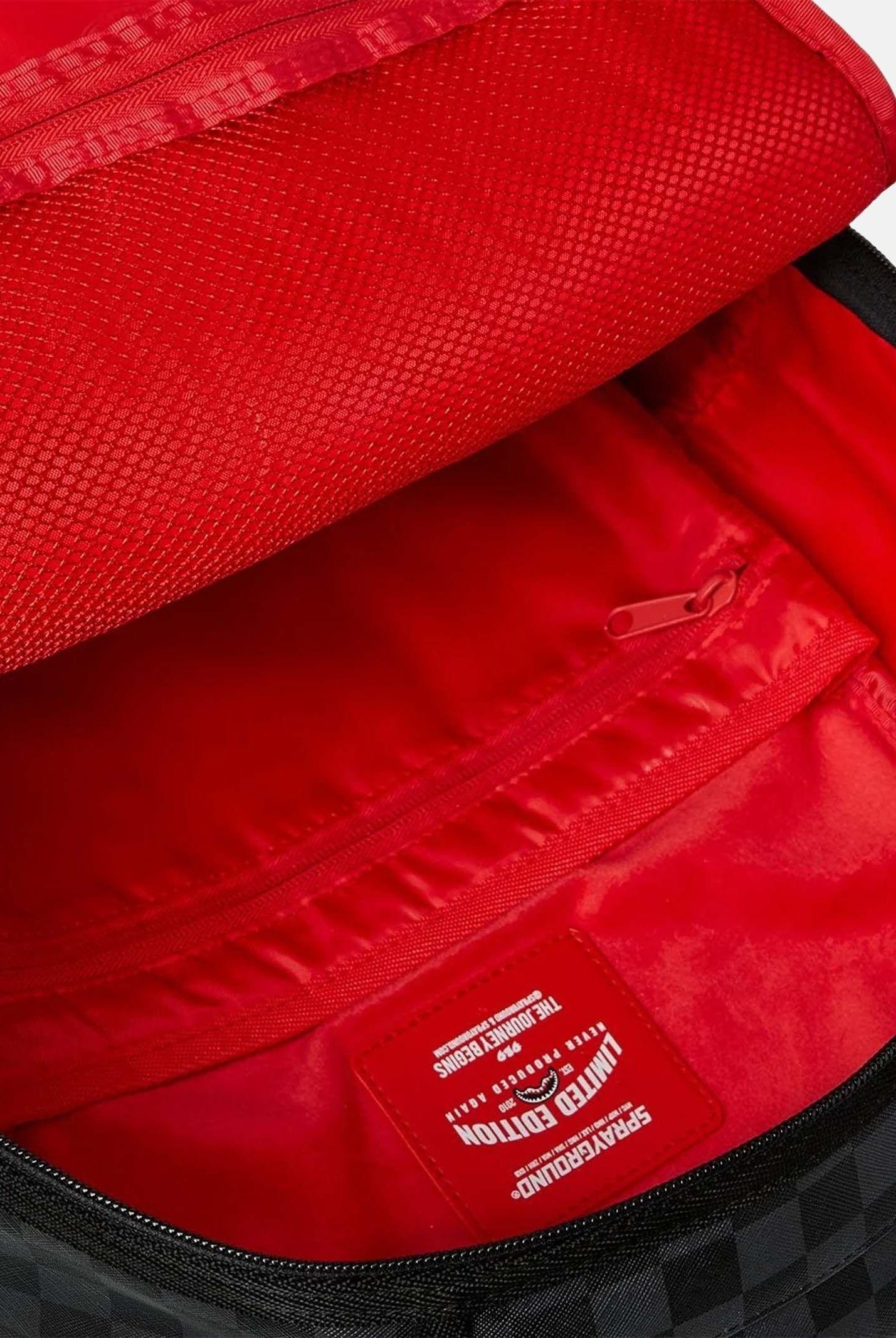 910B8177NSZ . SPRAYGROUND