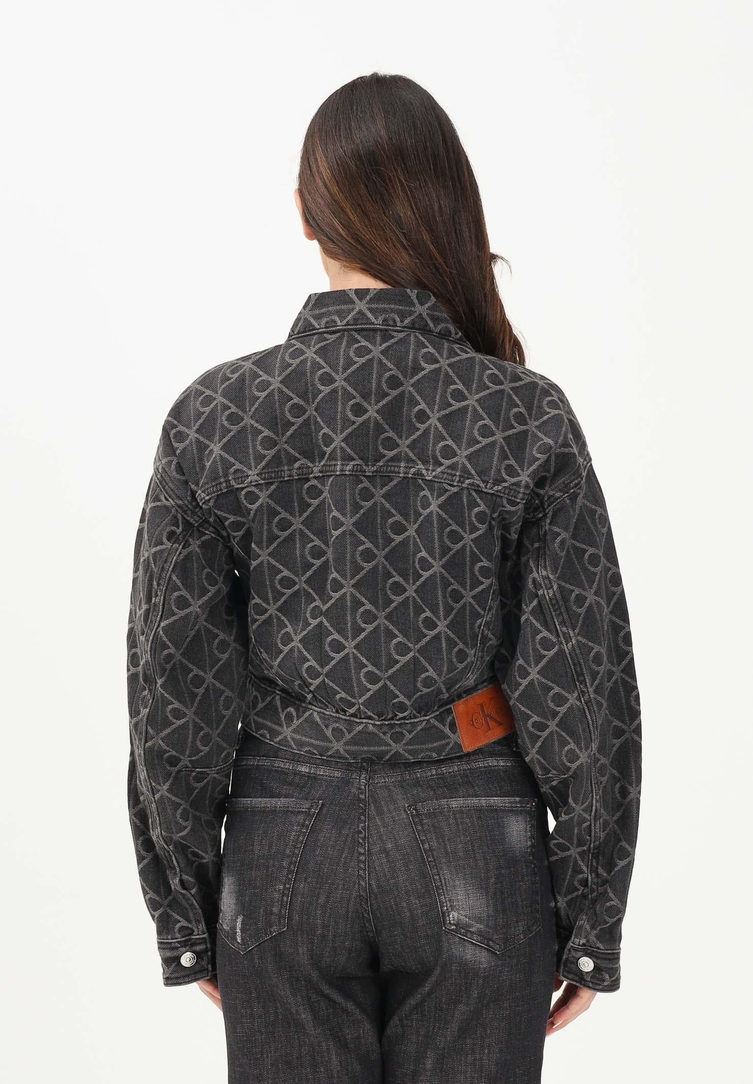 CALVIN KLEIN JEANS Giubbotto in denim nero da donna con motivo logo LV047E621GYCL . CALVIN KLEIN JEANS