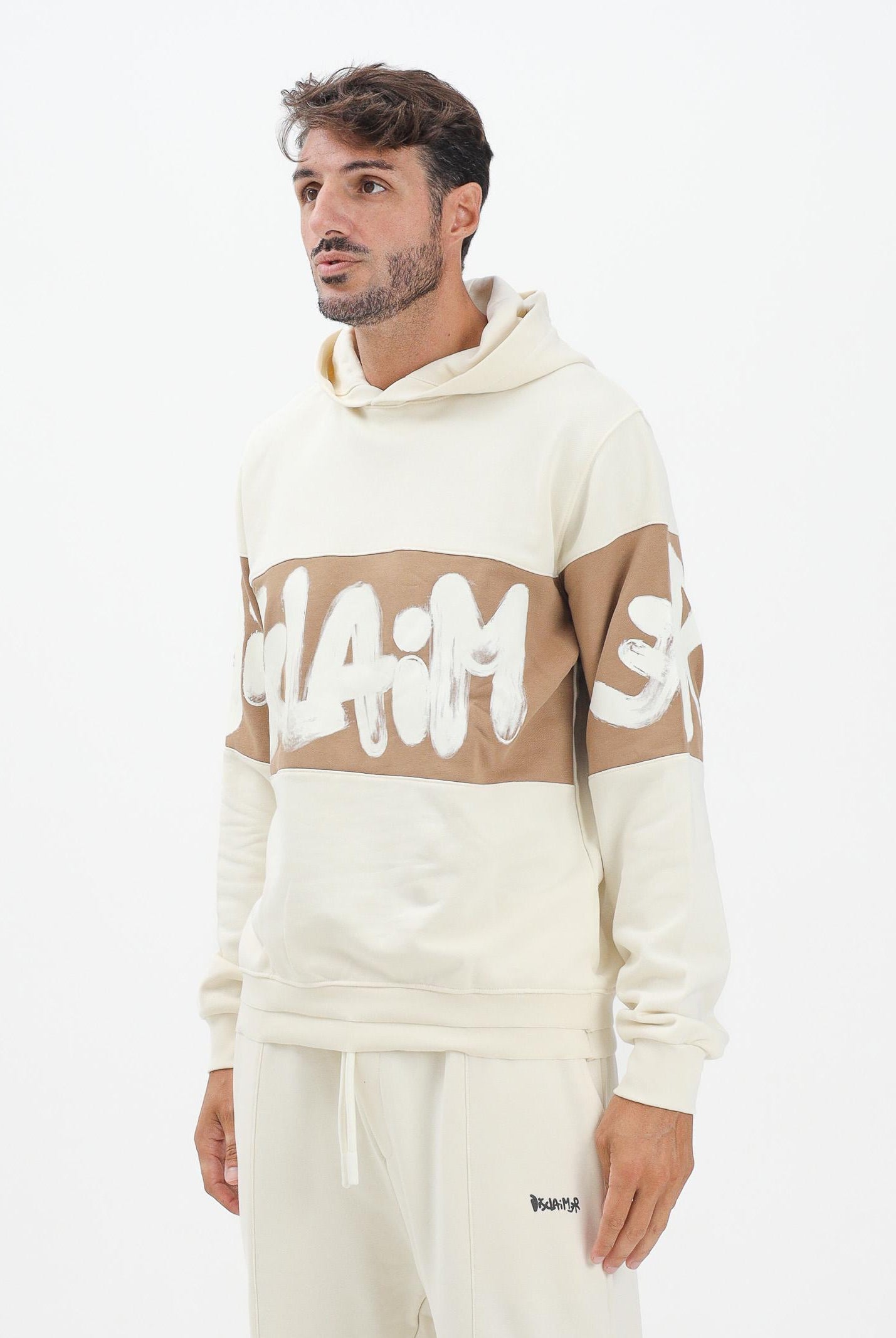 DISCLAIMER Felpa con cappuccio panna da uomo rifinita da inserto cammello con logo 25IDS55362 LACA DISCLAIMER