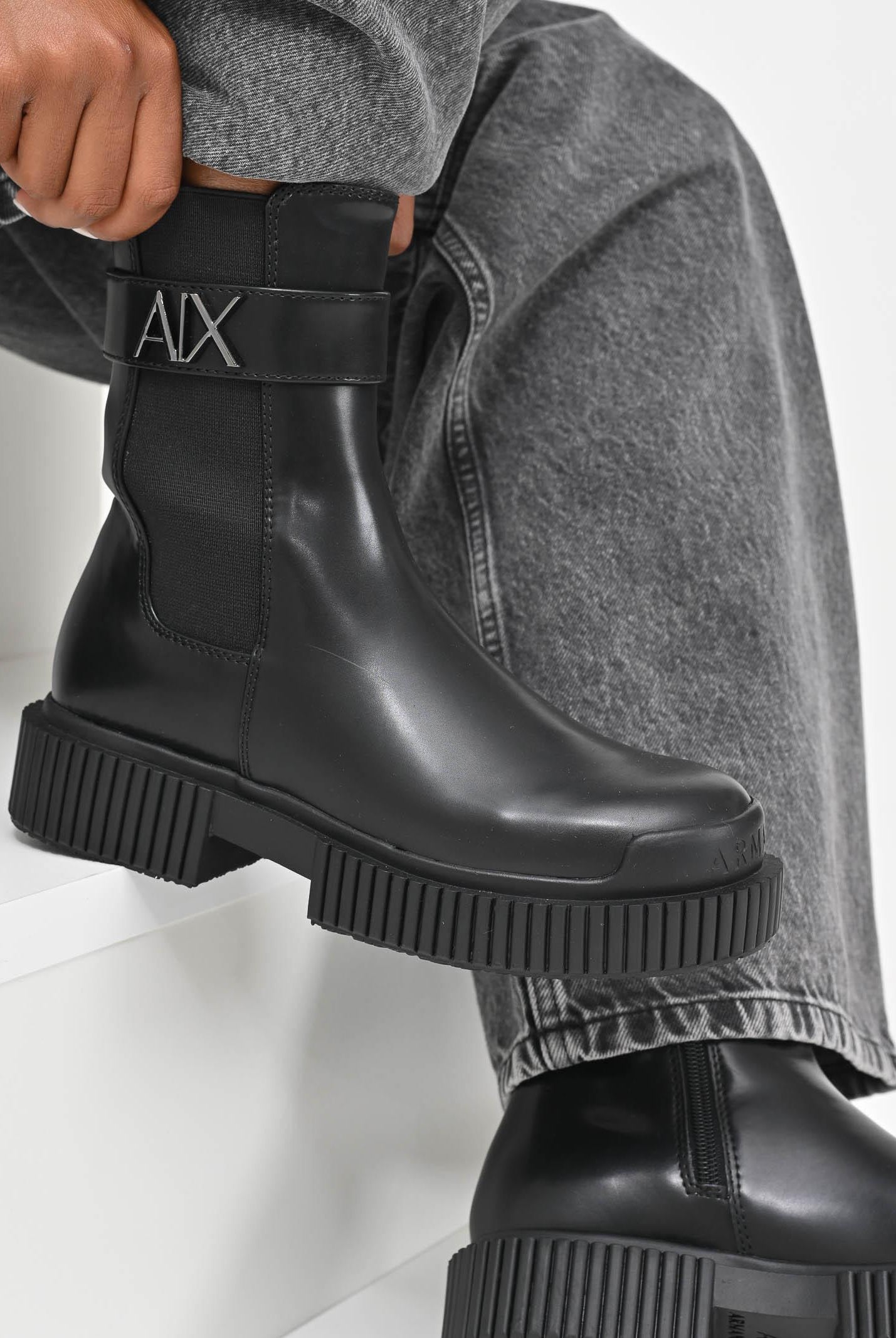 ARMANI EXCHANGE Stivali bassi neri da donna con logo A|X XW001634AF17474 UC001 ARMANI EXCHANGE