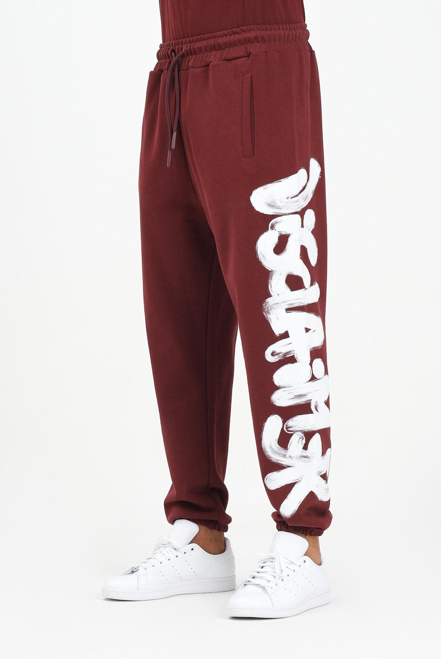 DISCLAIMER Pantalone sportivo bordeaux da uomo con maxi stampa logo 25IDS55101 BO DISCLAIMER