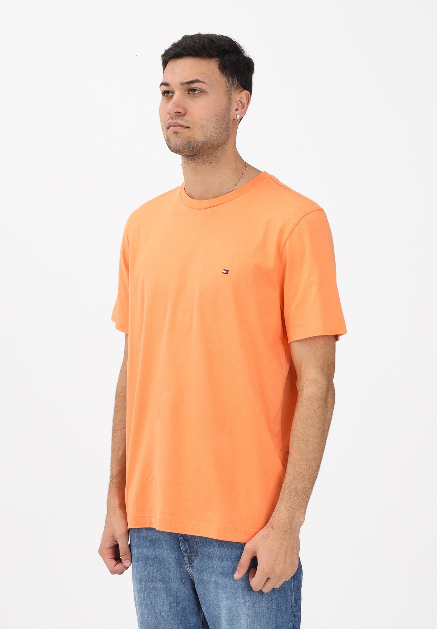 TOMMY HILFIGER T-shirt a manica corta arancione da uomo con logo MW0MW39995 SC9 TOMMY HILFIGER