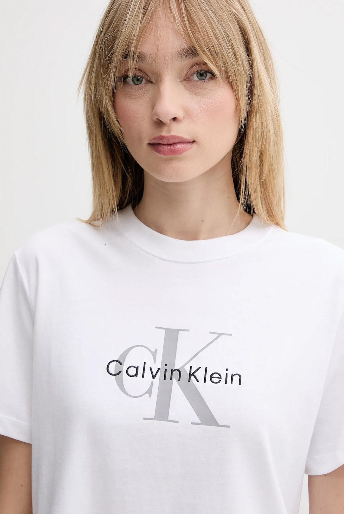 CALVIN KLEIN JEANS T-shirt a manica corta bianca da donna con logo LV047B865GYAA CALVIN KLEIN JEANS