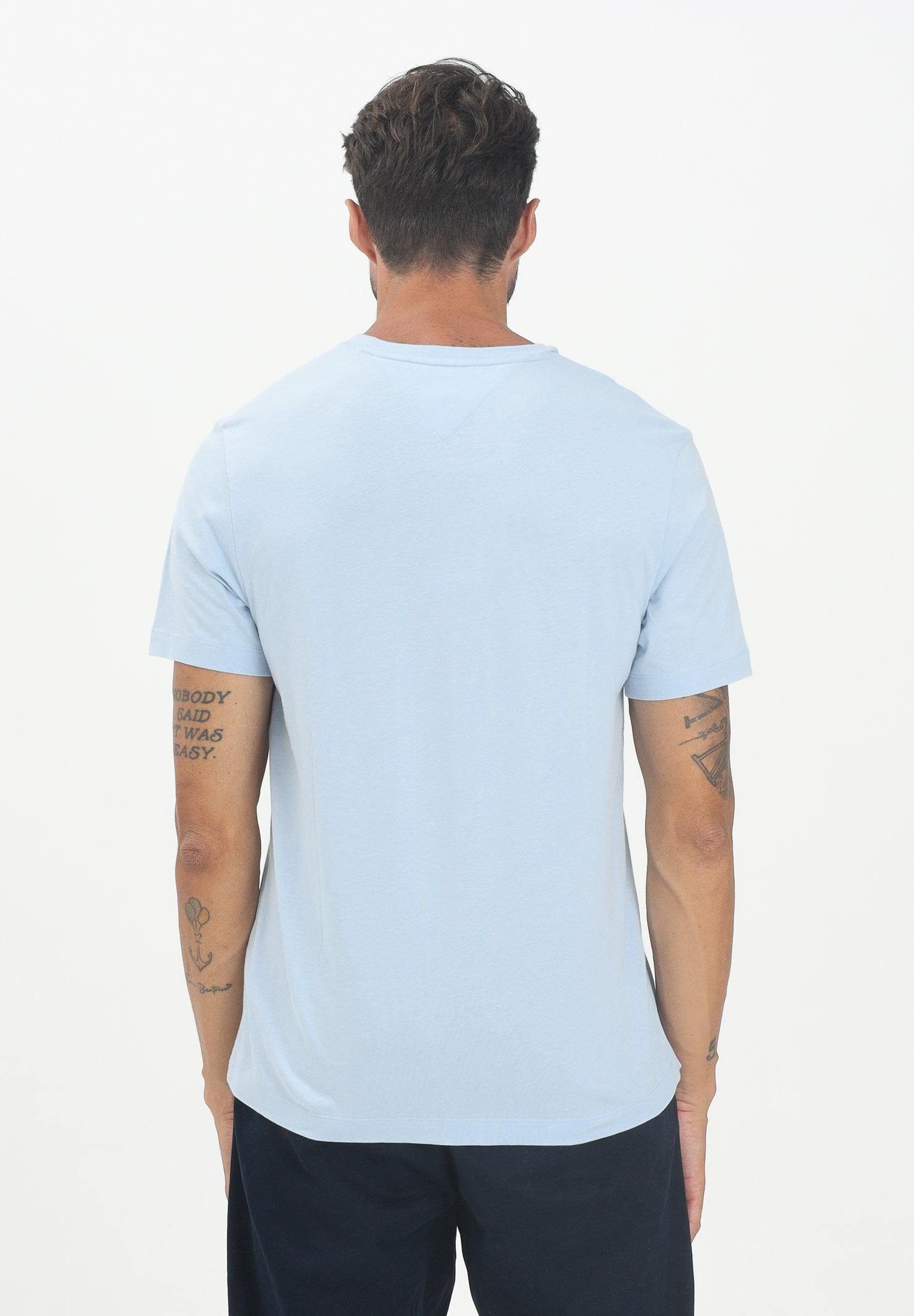 TOMMY HILFIGER T-shirt a manica corta celeste da uomo con logo MW0MW39995C1O . TOMMY HILFIGER