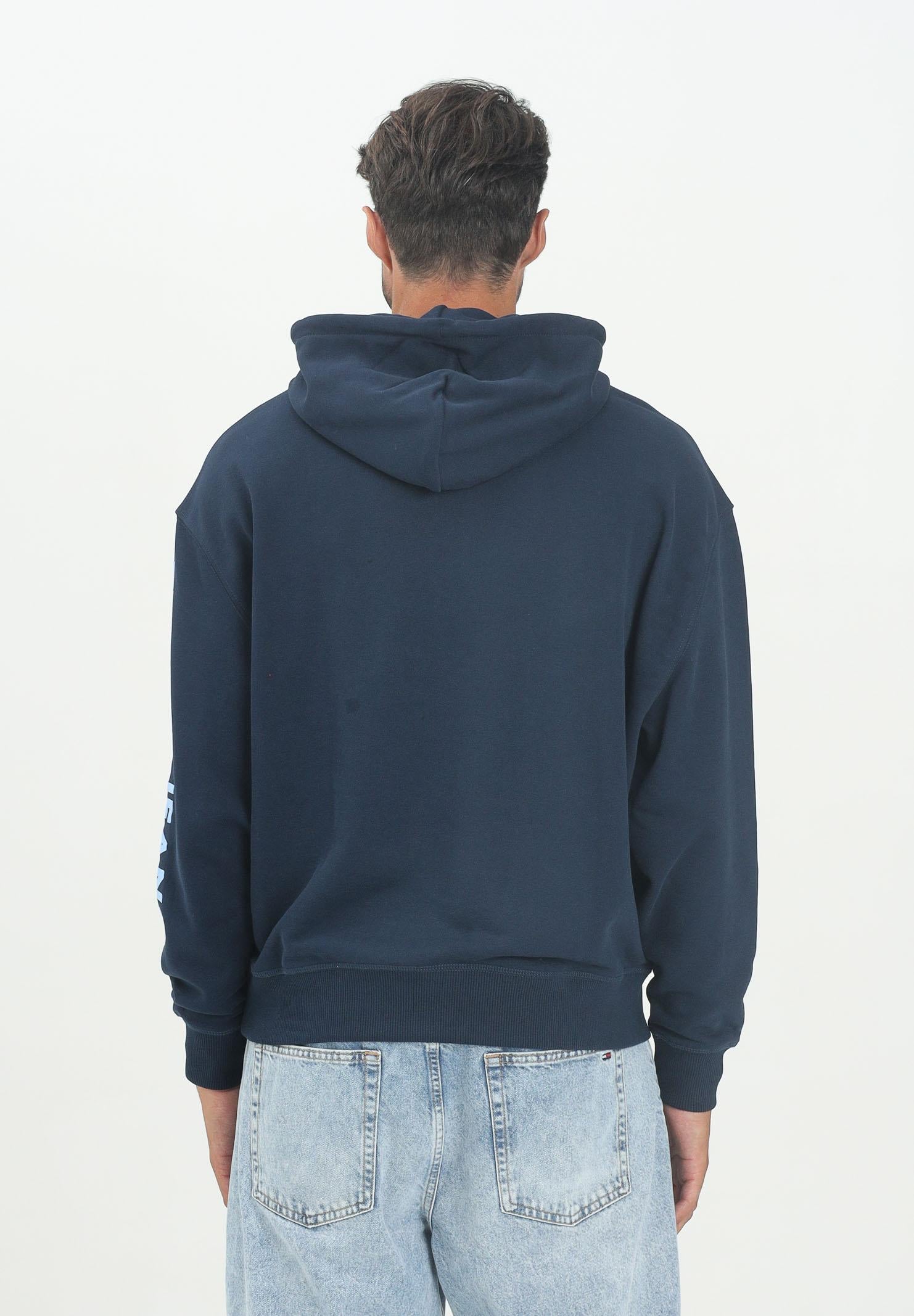 TOMMY JEANS Felpa con cappuccio blu da uomo rifinita da logo DM0DM21834C1G TOMMY JEANS
