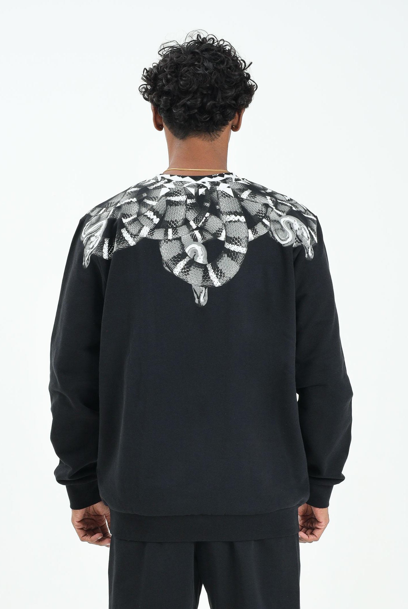 MARCELO BURLON COUNTY OF MILAN Felpa girocollo nera da uomo con stampa serpente F5CAMASW068 110 MARCELO BURLON COUNTY OF MILAN
