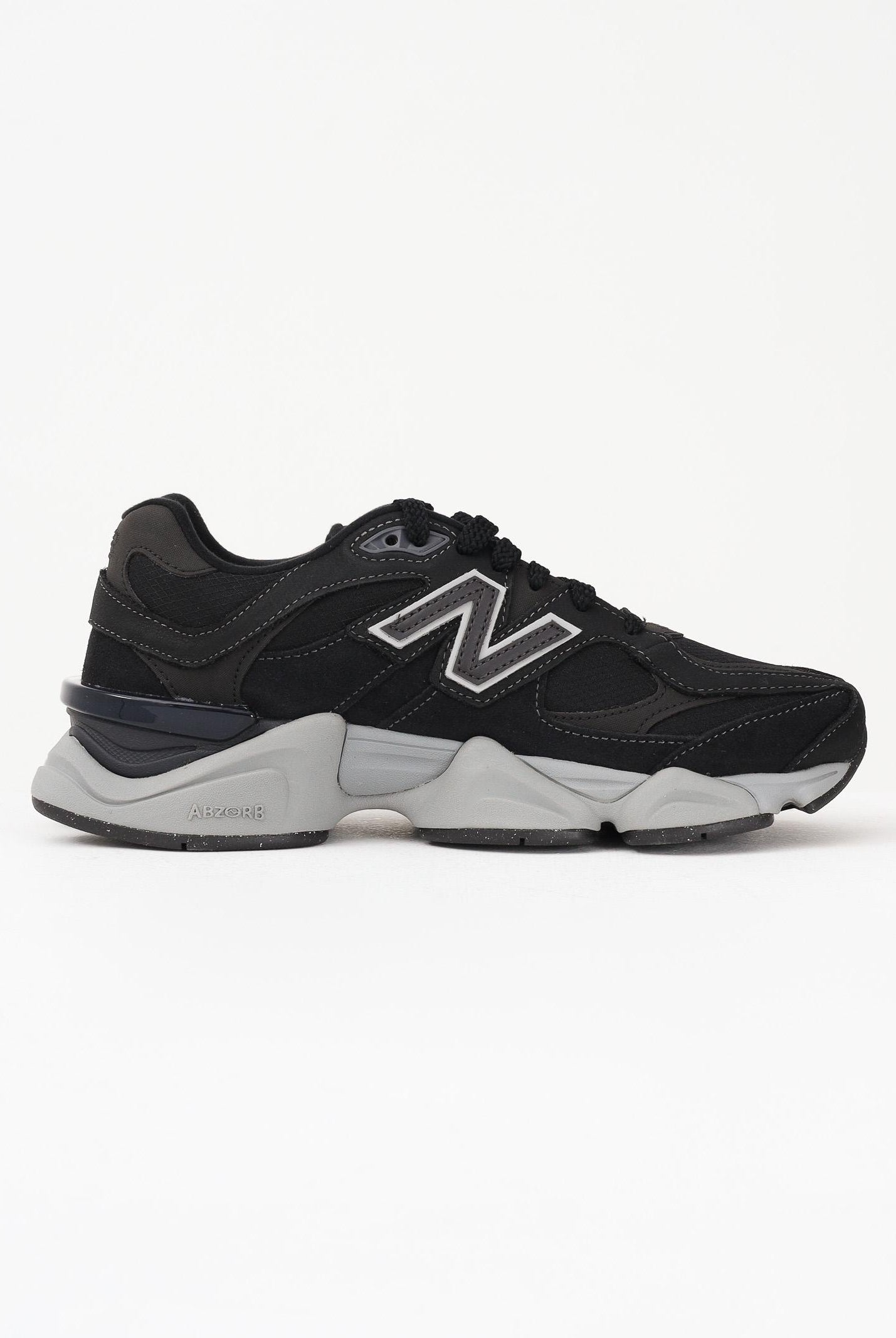 NEW BALANCE Sneakers 9060 nere per uomo e donna U9060ORA . NEW BALANCE