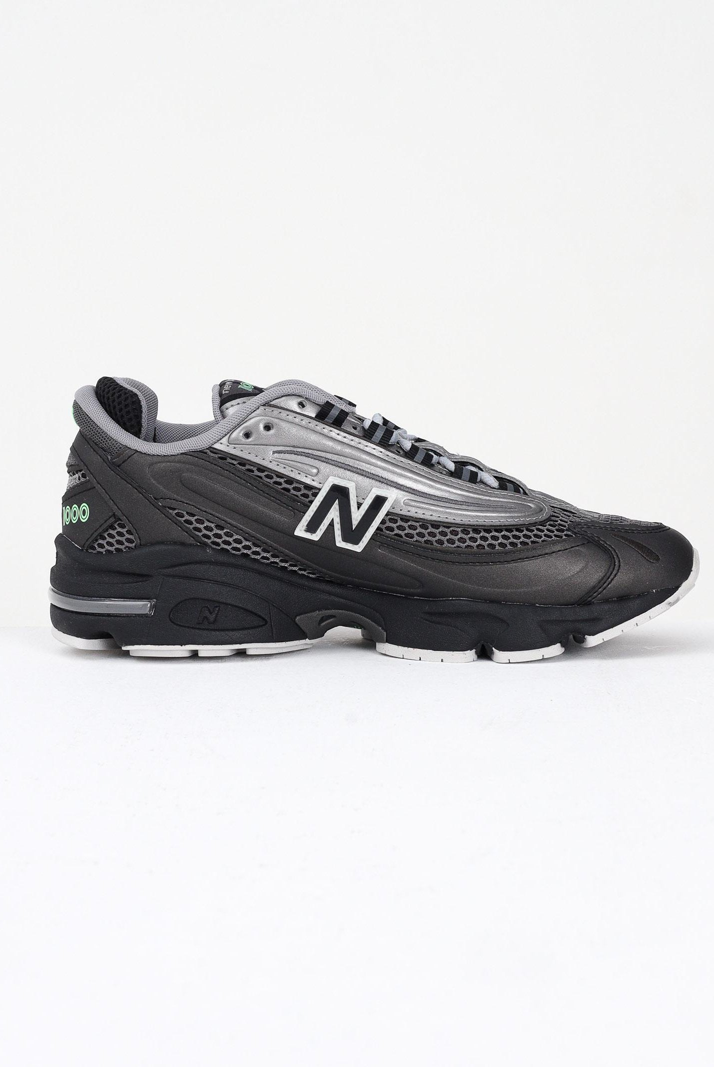 NEW BALANCE Sneakers 1000 nere per uomo e donna M1000T . NEW BALANCE