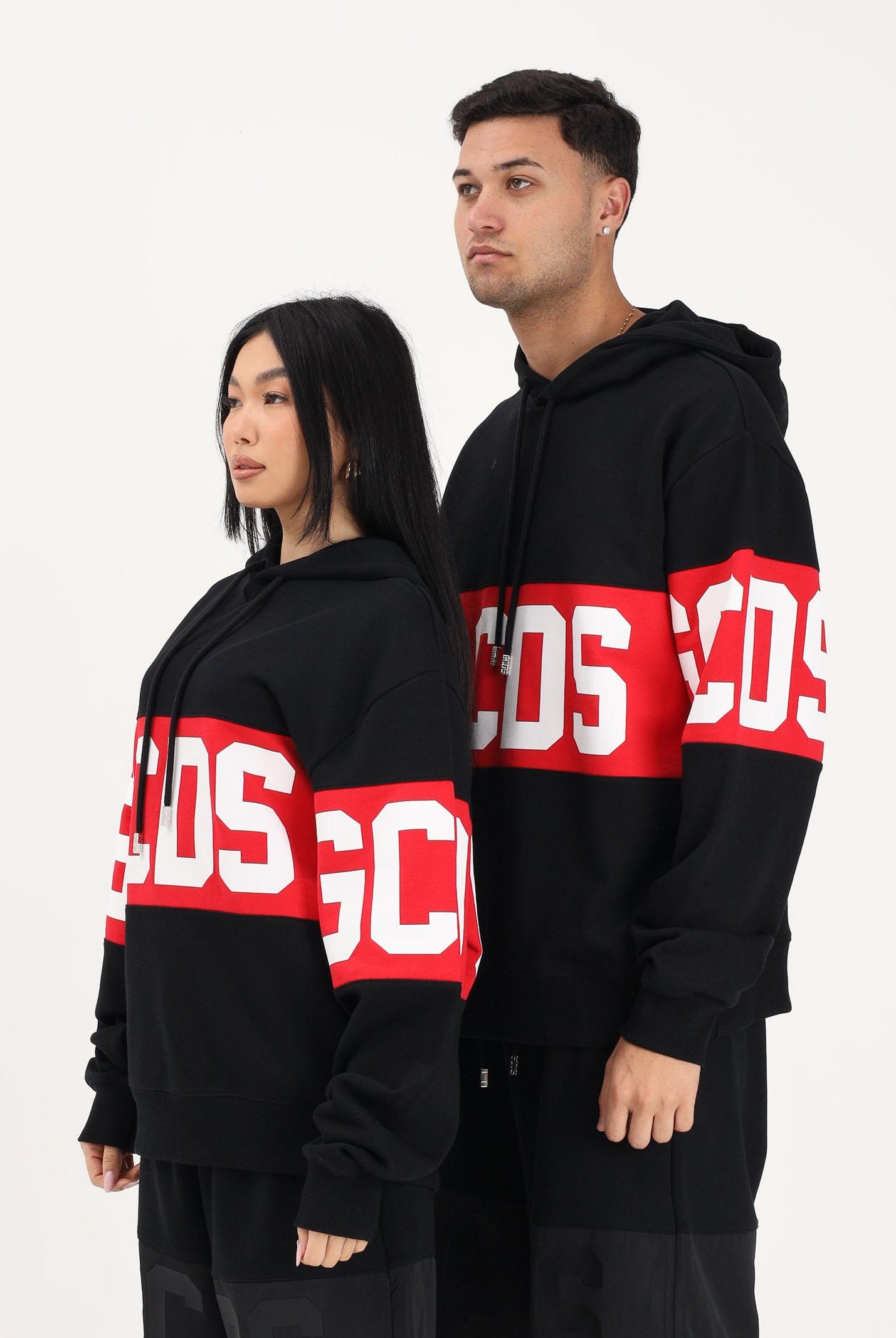 GCDS Felpa con cappuccio nera per uomo e donna caratterizzata da banda a contrasto e logo Z0MLQE138F004 999R GCDS