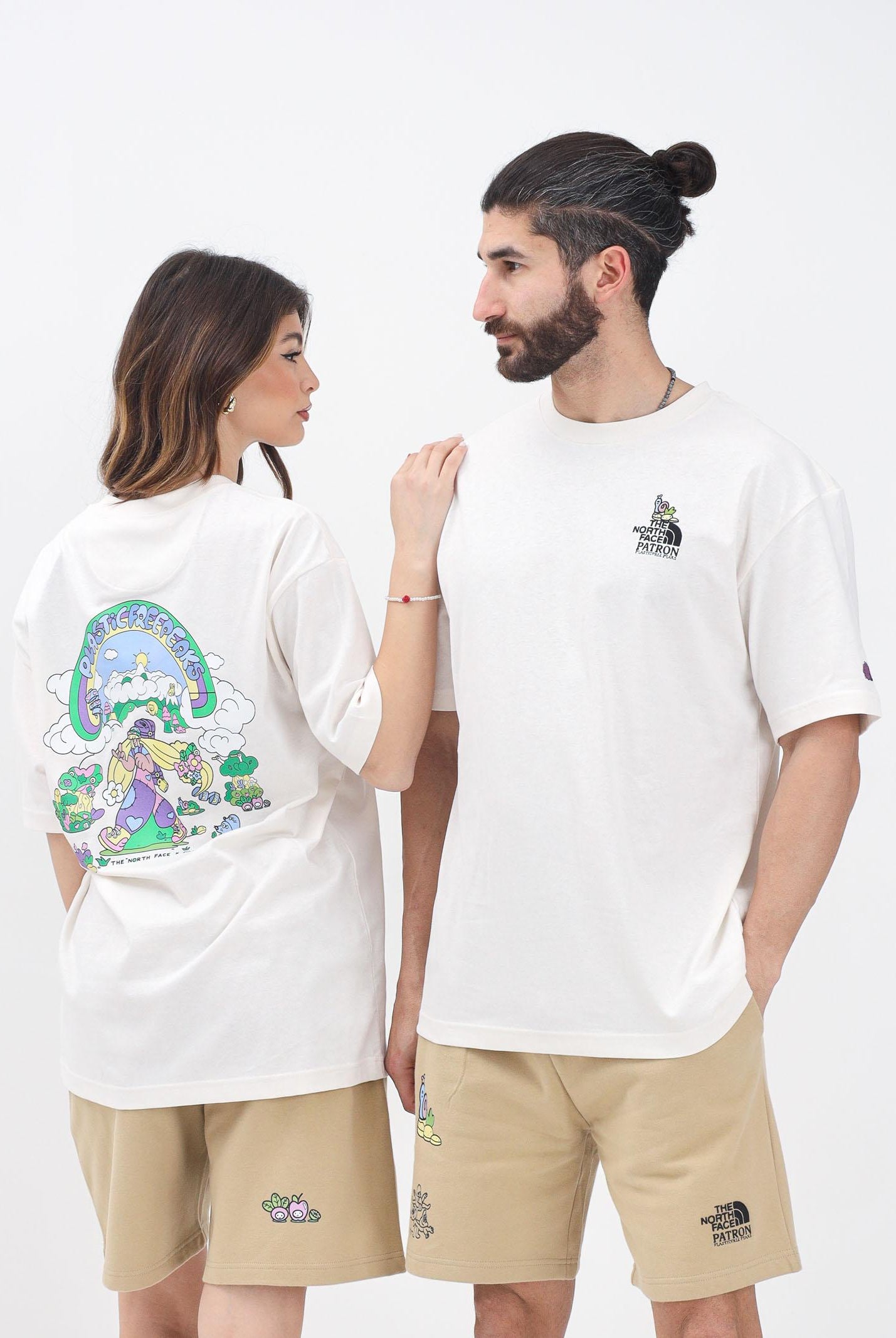THE NORTH FACE T-shirt a manica corta Clean Trails Oversized panna per uomo e donna NF0A8C2TQLI1 . THE NORTH FACE