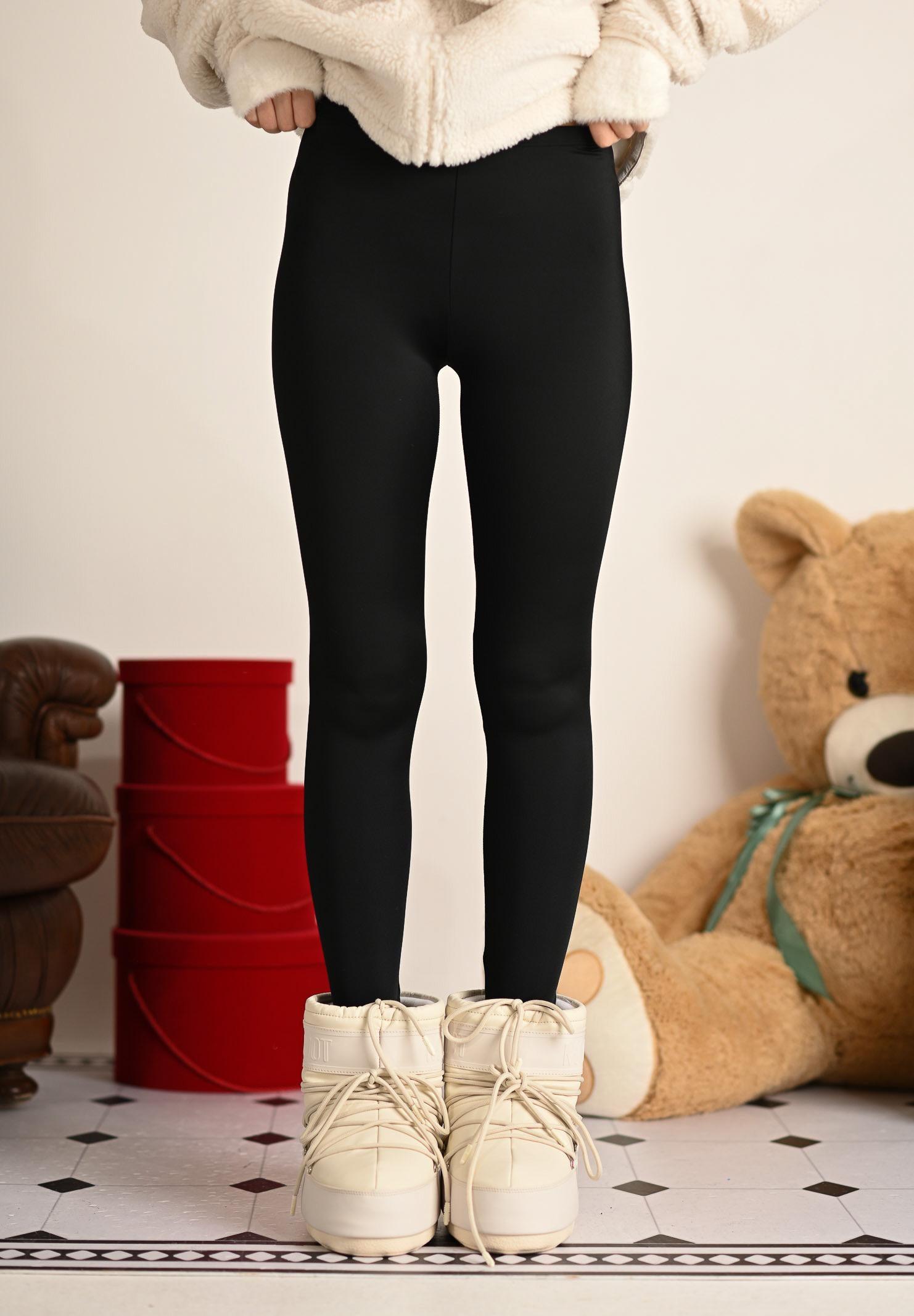 VICOLO Leggings nero da donna con staffa alla caviglia UF0119 NE VICOLO