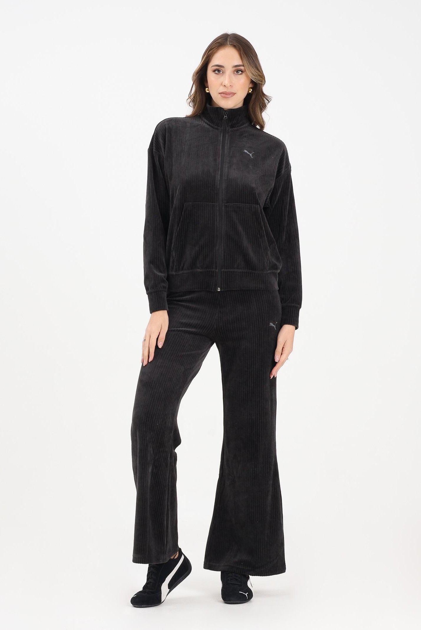 PUMA Tuta sportiva nera da donna realizzata in velluto a costine 688164 01 PUMA