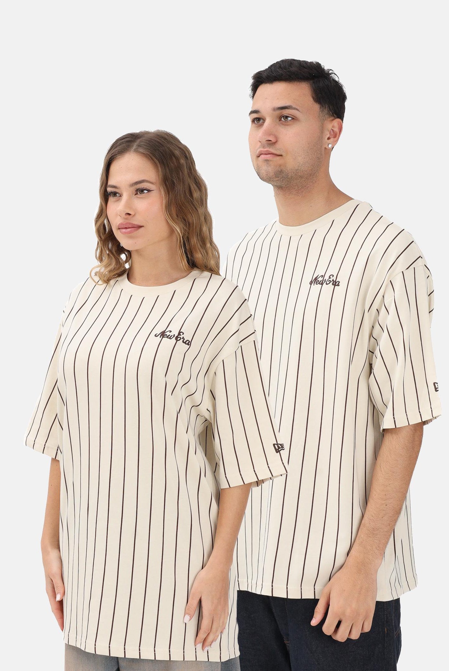 NEW ERA T-shirt a manica corta Oversized New Era Pinstripe panna per uomo e donna 60771551 . NEW ERA