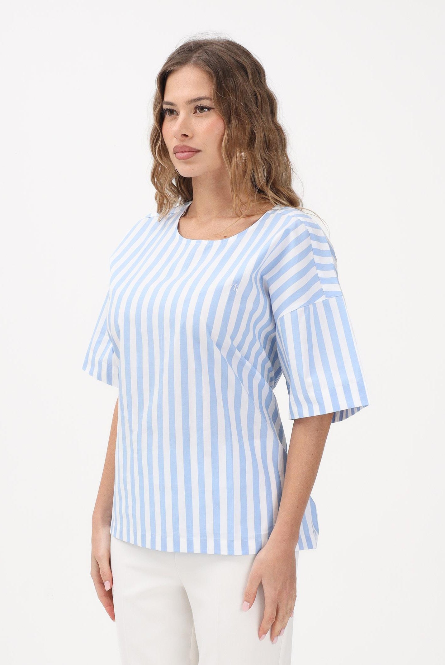 CALVIN KLEIN JEANS Blusa bianca e azzurra da donna con motivo a righe LV047F113G C32 CALVIN KLEIN JEANS