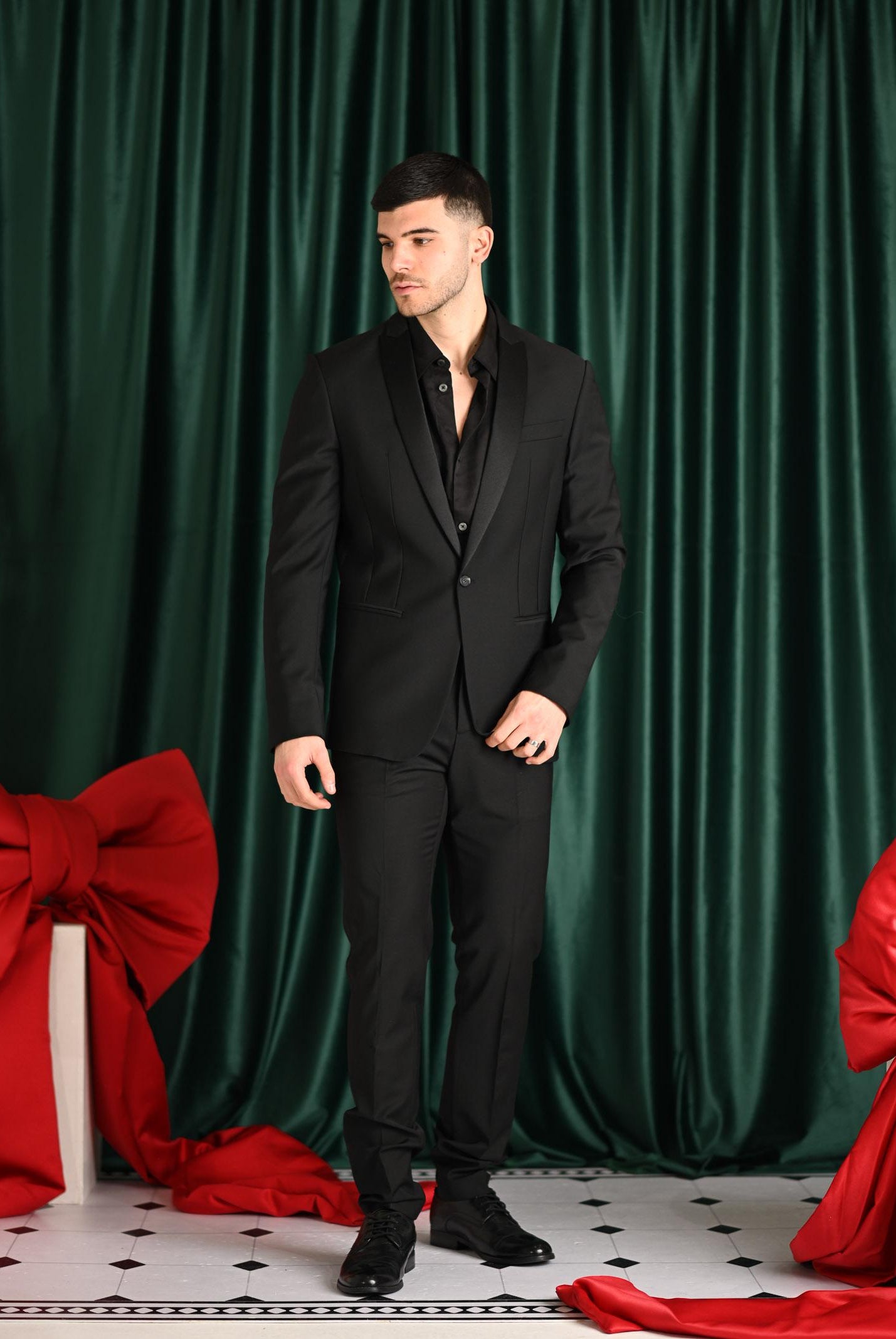 PATRIZIA PEPE Giacca smoking nera da uomo con revers in raso 5SB661A590 K103 PATRIZIA PEPE