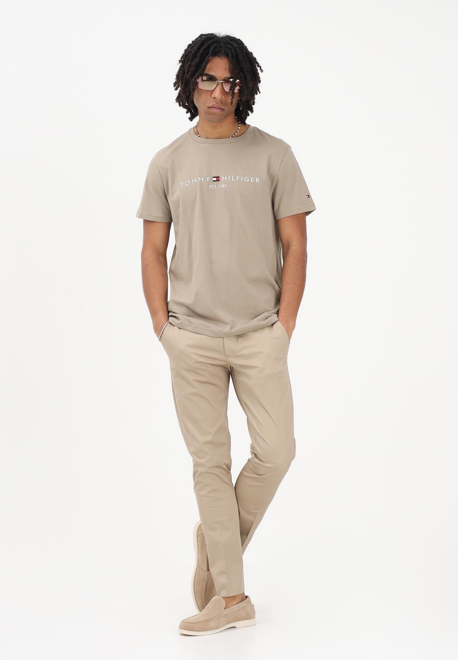 TOMMY HILFIGER T-shirt a manica corta beige da uomo con logo MW0MW11797 M03 TOMMY HILFIGER