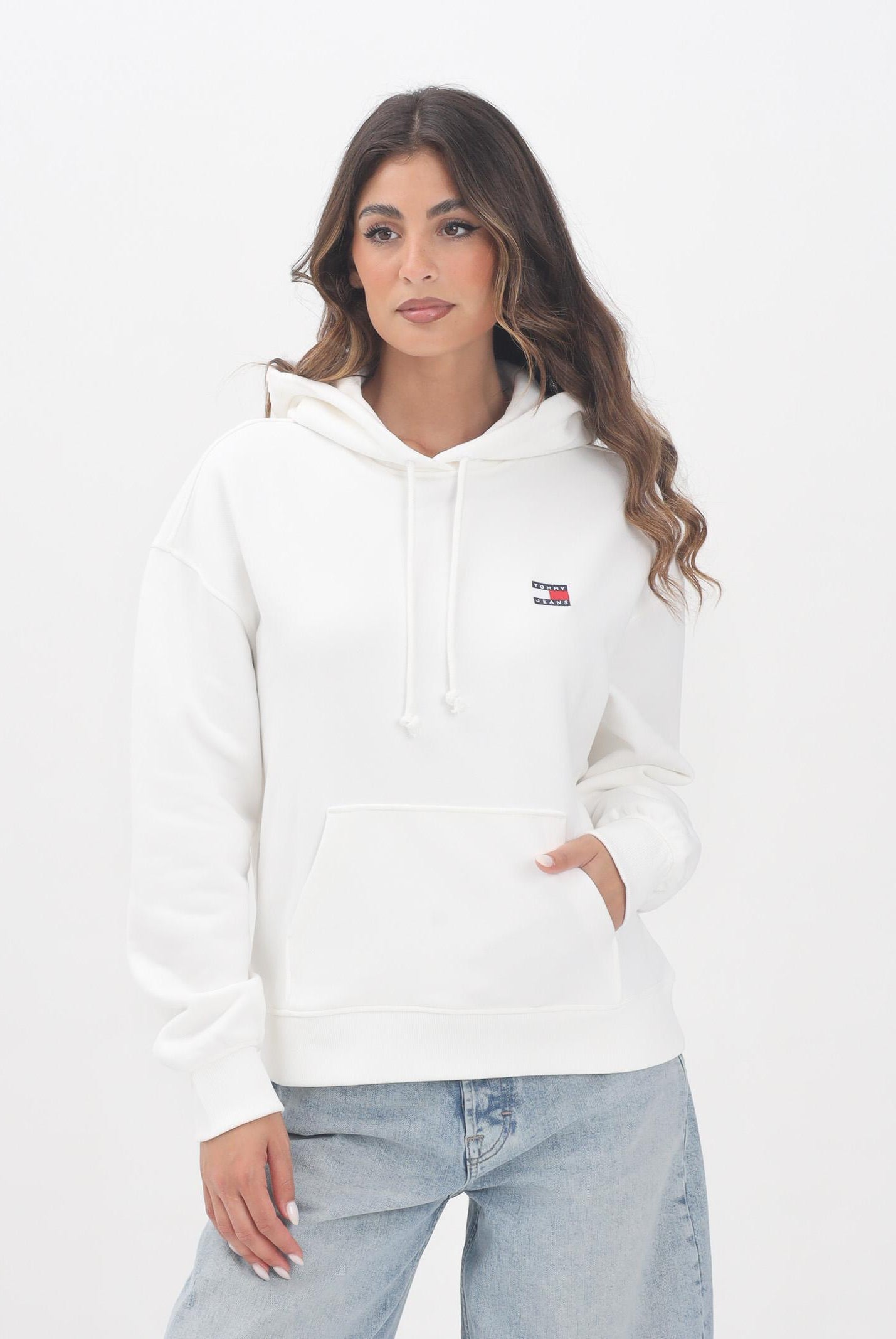 TOMMY JEANS Felpa con cappuccio bianca da donna rifinita da logo DW0DW19414YBL TOMMY JEANS