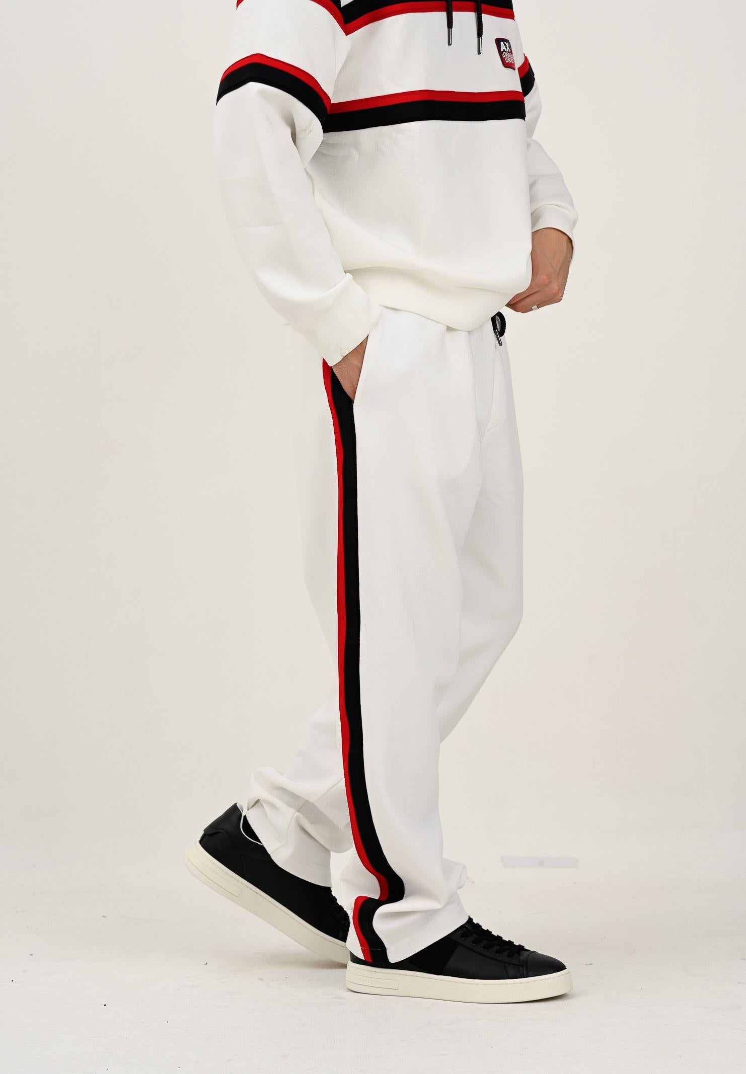 ARMANI EXCHANGE Pantalone sportivo bianco da uomo con bande laterali a contrasto rosse e blu XM001400AF13047 U0009 ARMANI EXCHANGE