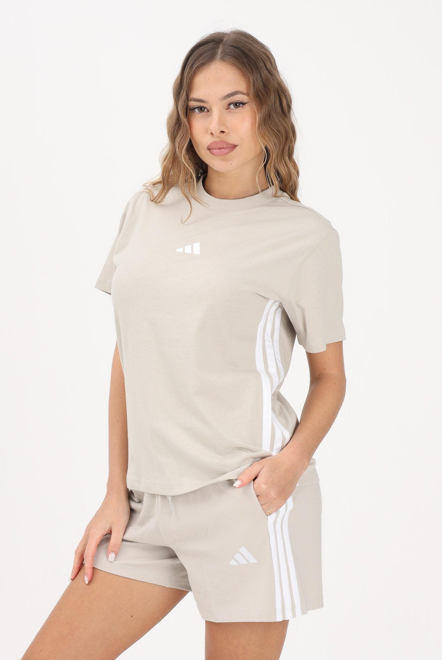 ADIDAS PERFORMANCE T-shirt a manica corta Essentials 3-Stripes beige da donna JE1237 . ADIDAS PERFORMANCE