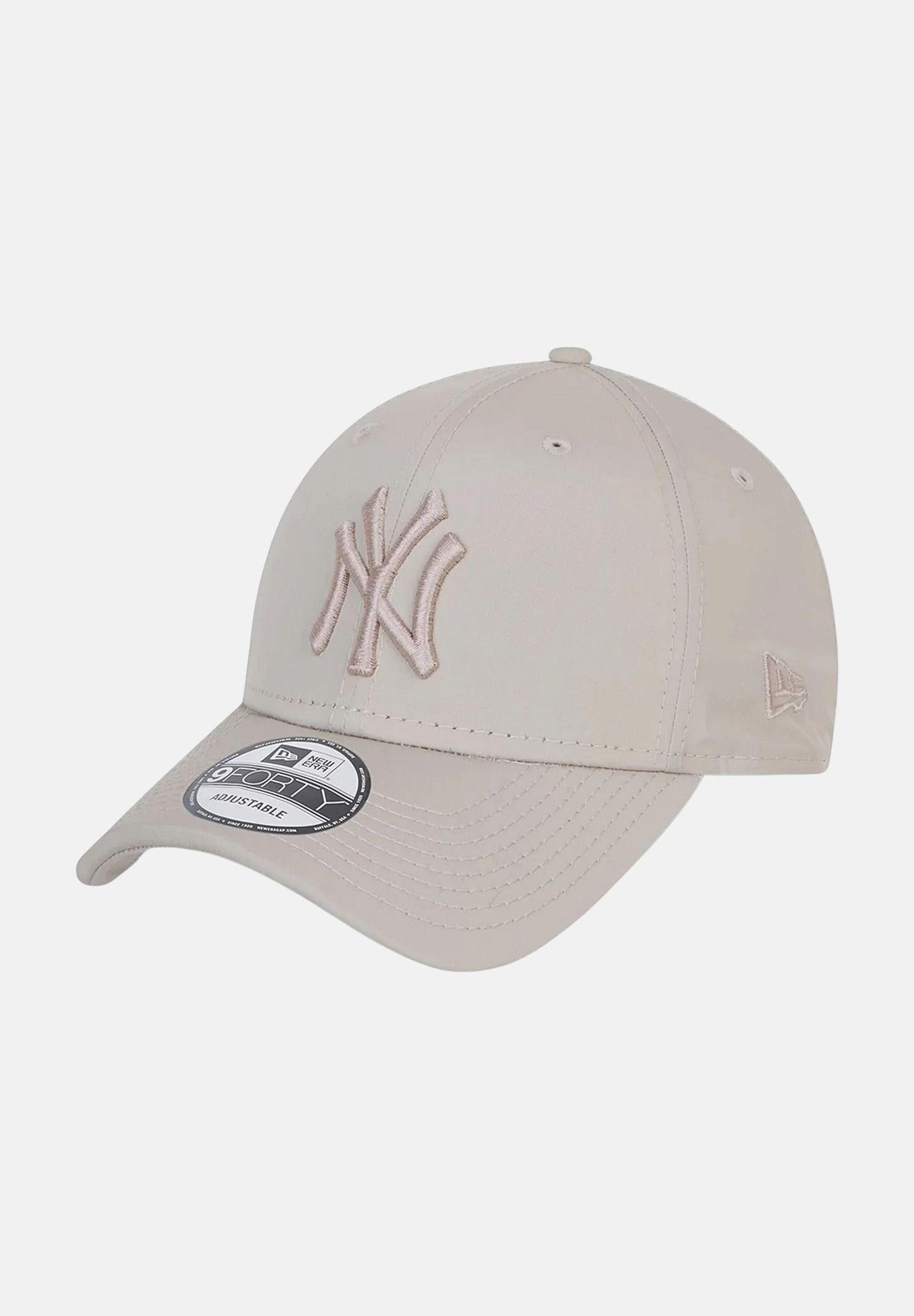 NEW ERA Cappello con visiera New York Yankees 9FORTY beige per uomo e donna 60137475 . NEW ERA