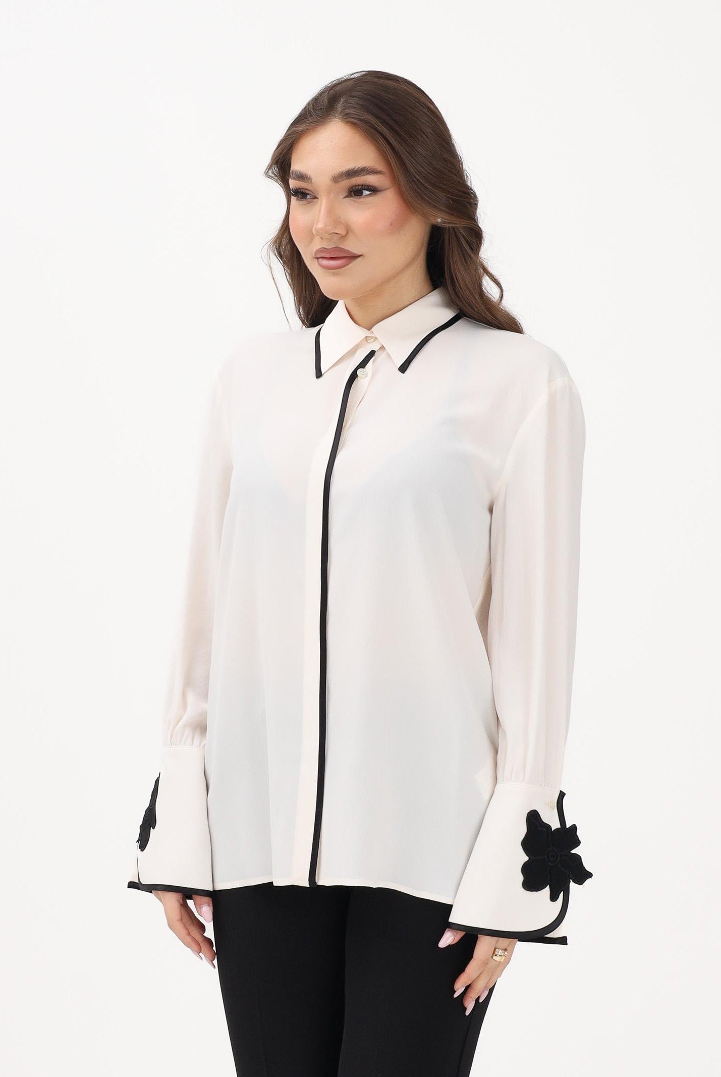 SIMONA CORSELLINI Camicia a manica lunga panna da donna con dettagli a contrasto P26CPCA01301 V0359 SIMONA CORSELLINI