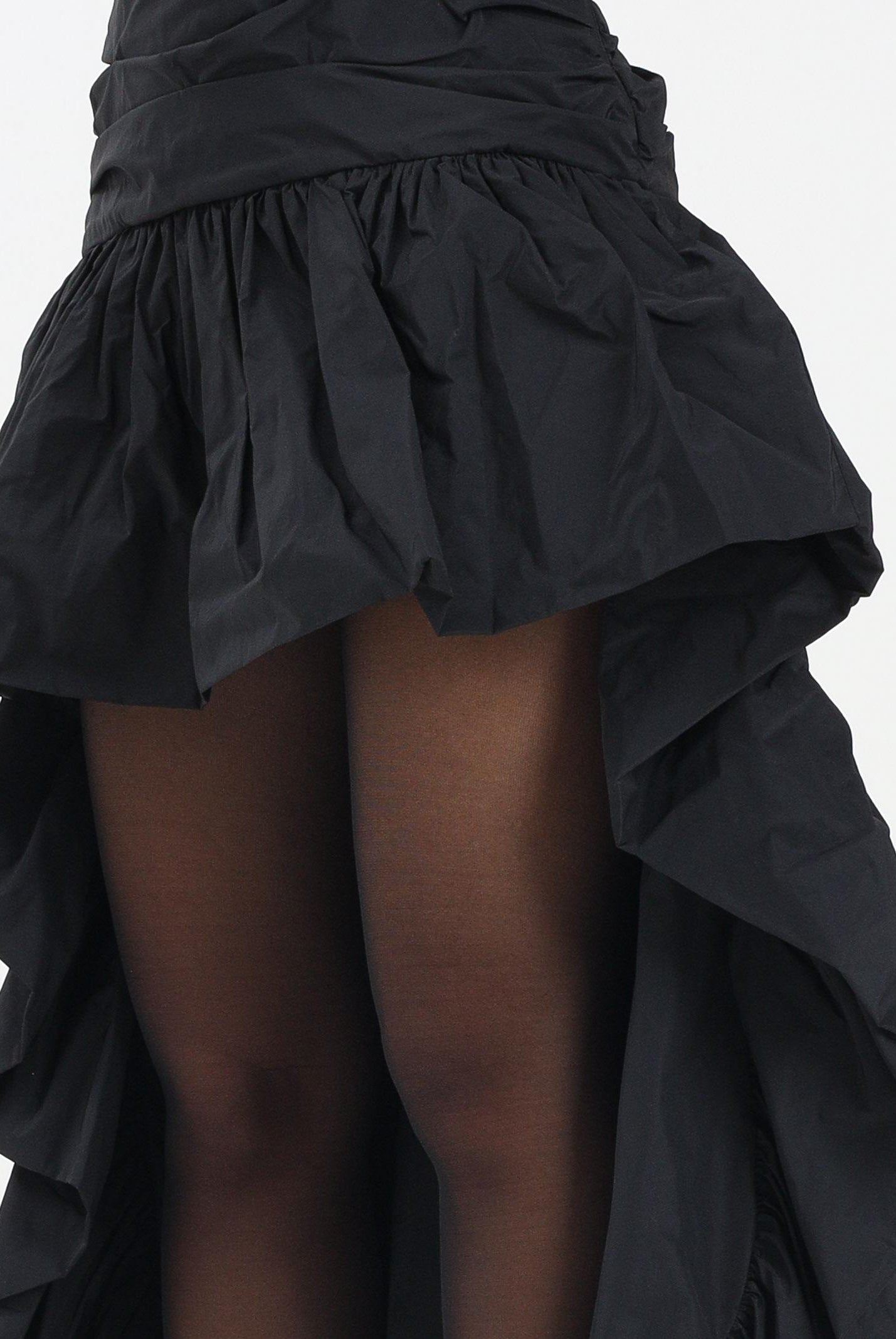 PINKO Gonna nera da donna realizzata in taffetà corta sul davanti e più lunga sul retro 105642Y3LE Z99 PINKO