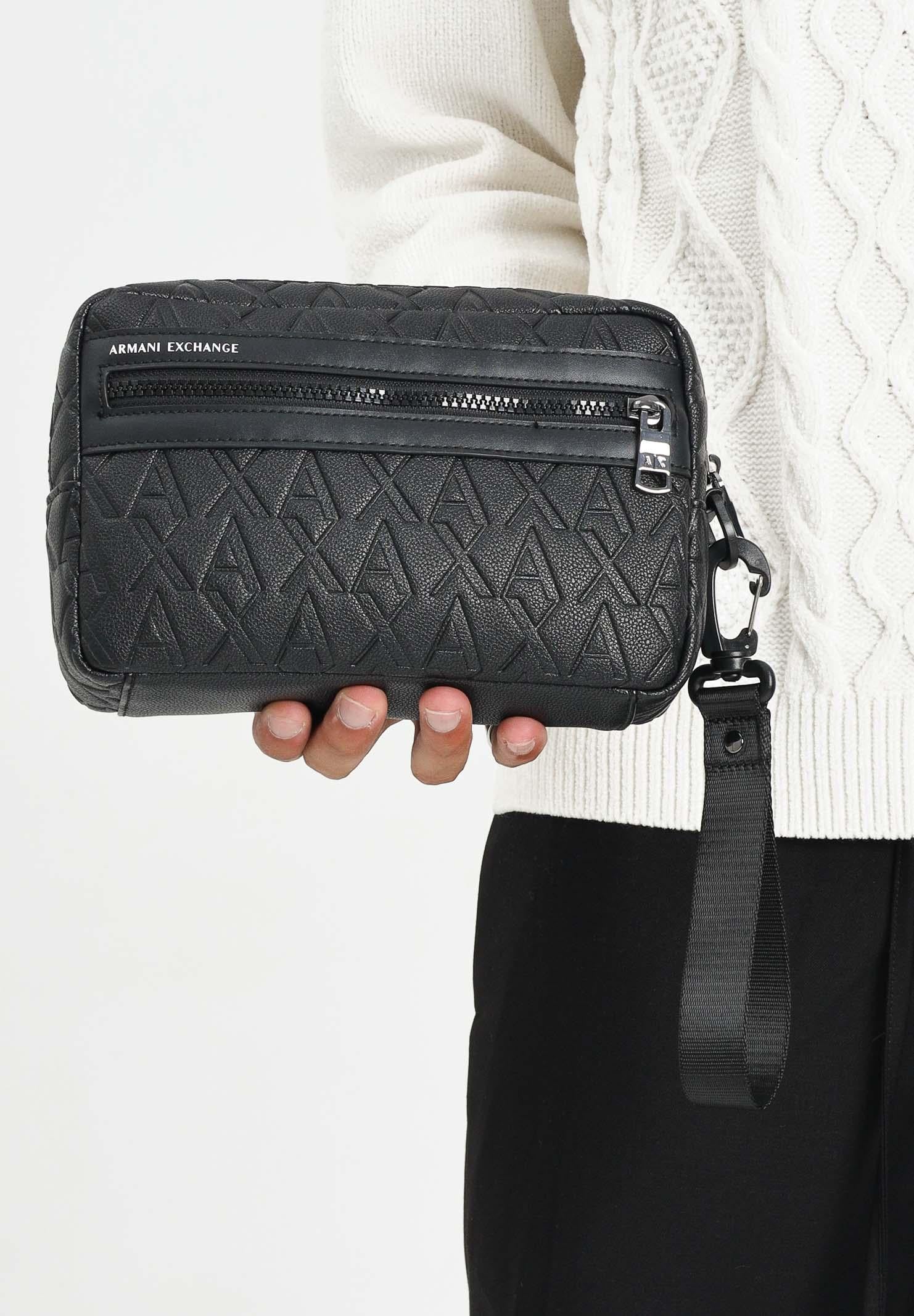 ARMANI EXCHANGE Pochette nera da uomo con logo monogram XM001272AF12133 UC001 ARMANI EXCHANGE