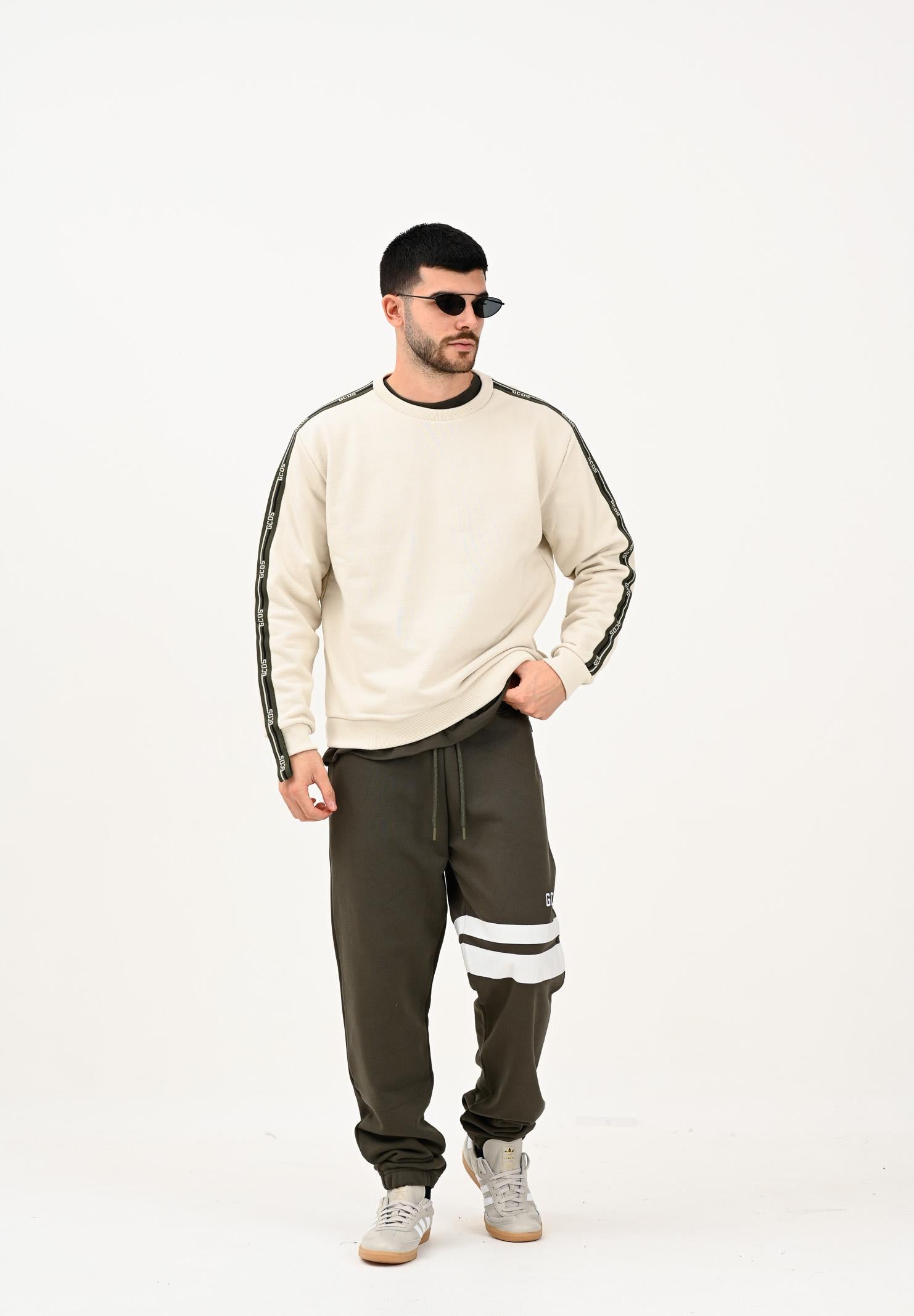 GCDS Felpa girocollo panna per uomo e donna con bande logate B2EM1501JD1 15 GCDS