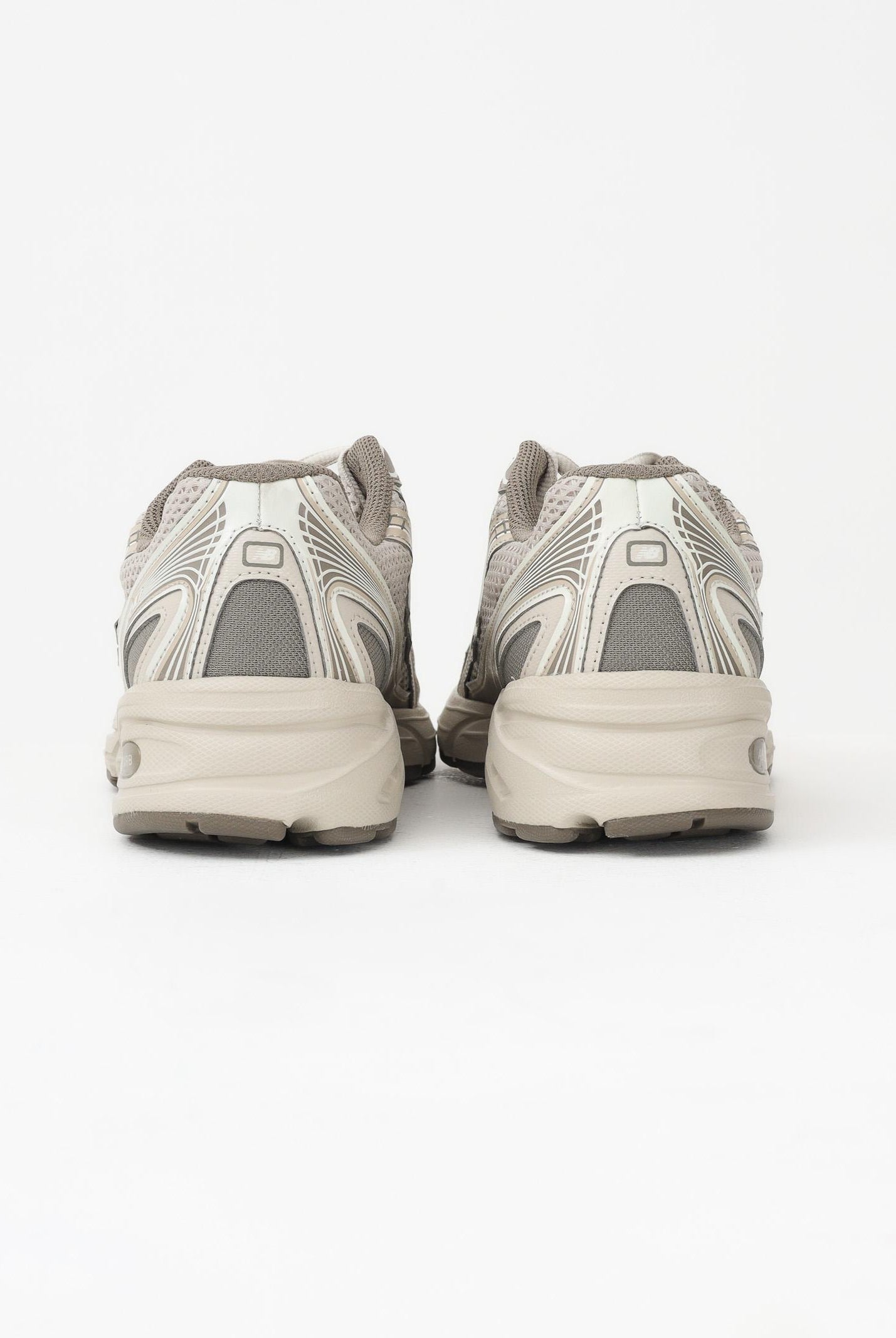 NEW BALANCE Sneakers 740 beige per uomo e donna U740AS2 . NEW BALANCE