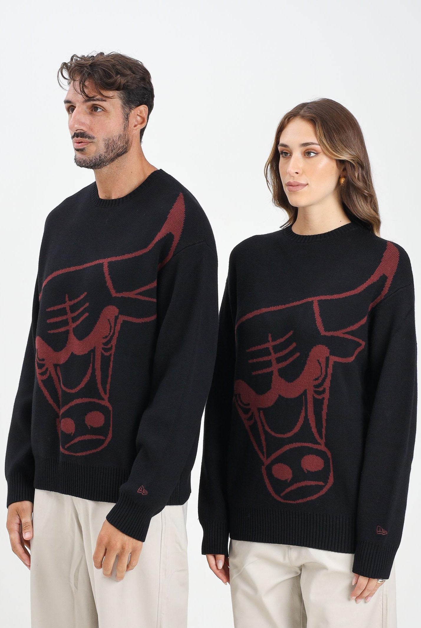 NEW ERA Maglione girocollo Oversized Chicago Bulls NBA Knit nero per uomo e donna 60684339 . NEW ERA