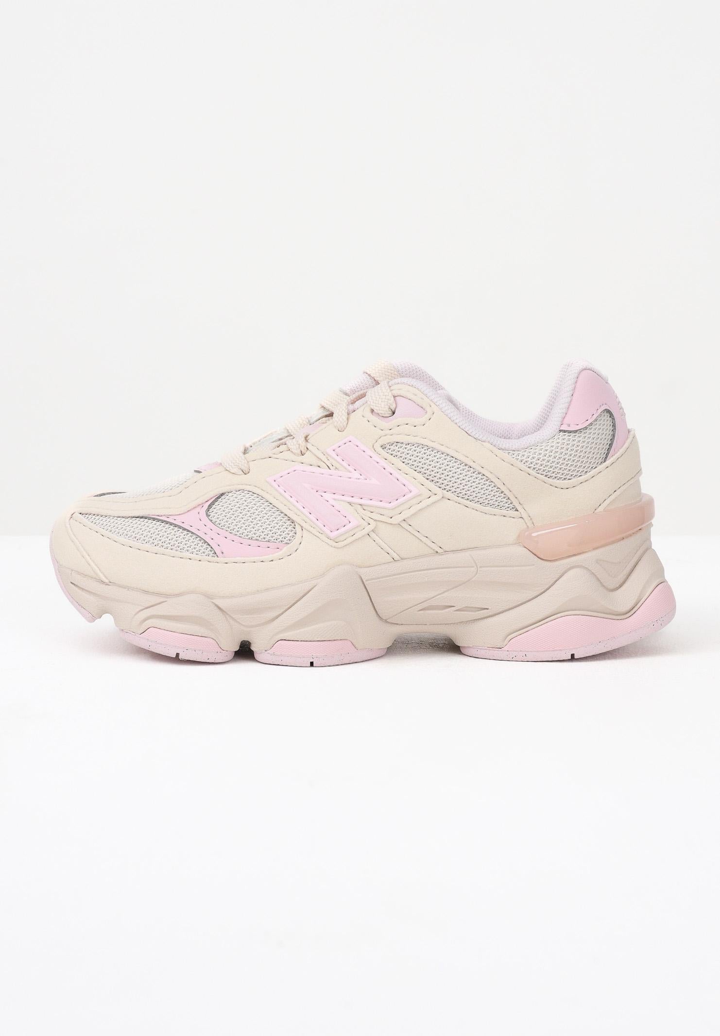 NEW BALANCE Sneakers 9060 Lace panna e rosa da bambina PC9060JP . NEW BALANCE